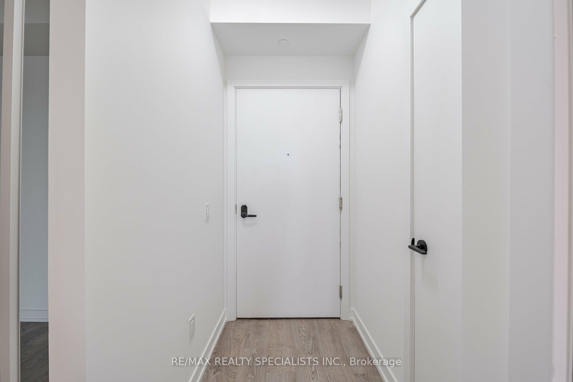 220 Missinnihe Way 313 Property Photo 6