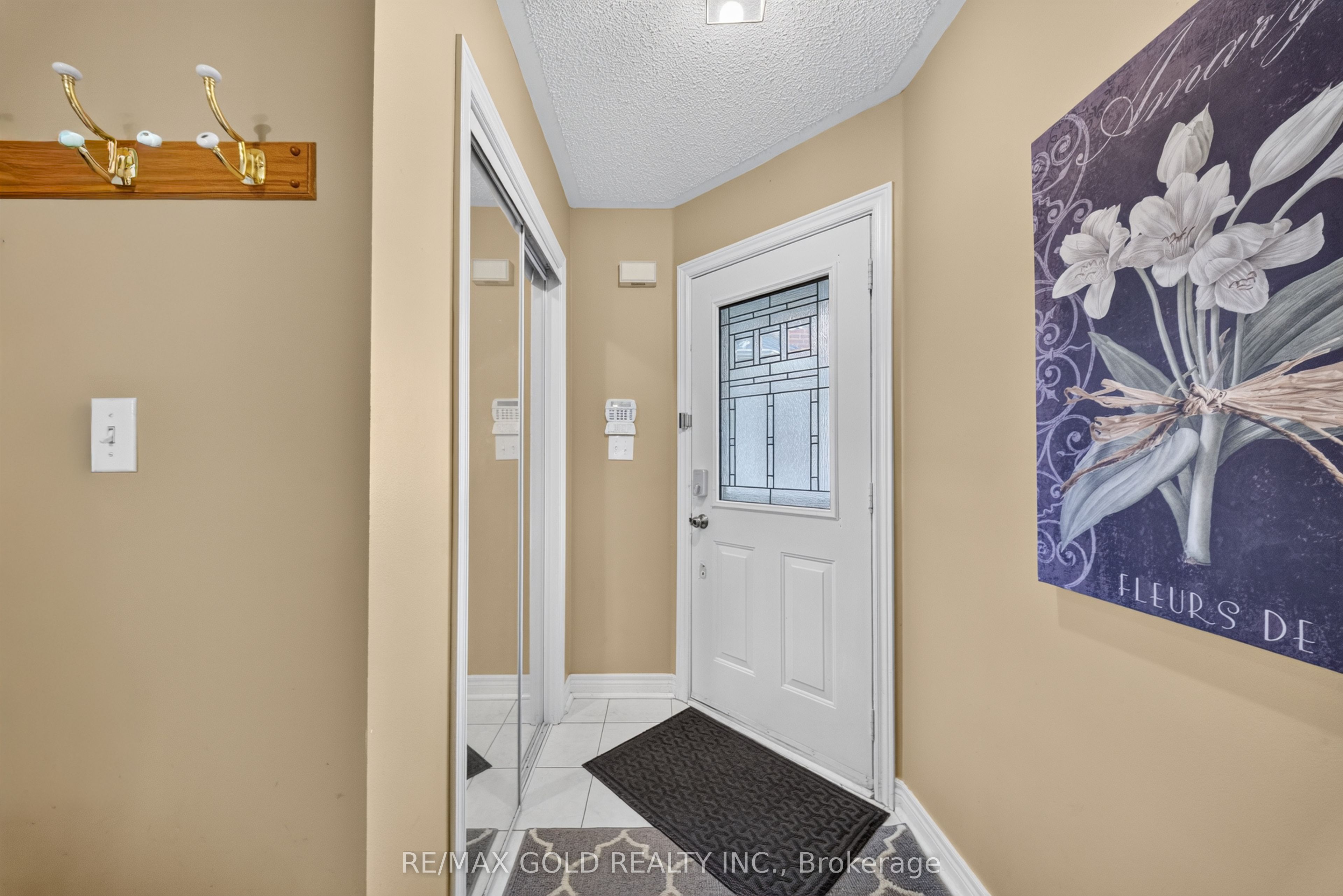 142 Pressed Brick Drive Property Photo 3