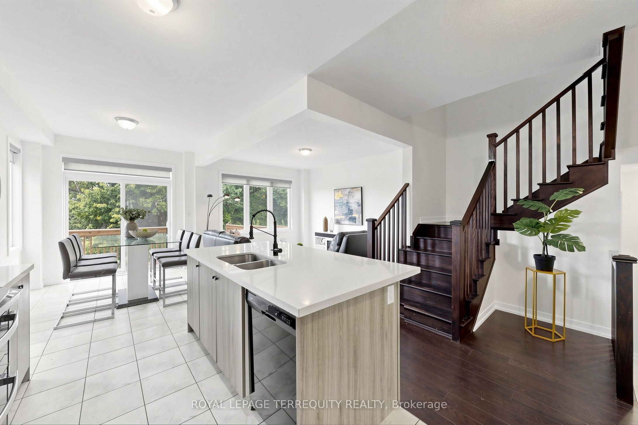 1456 Rose Way Property Photo 17