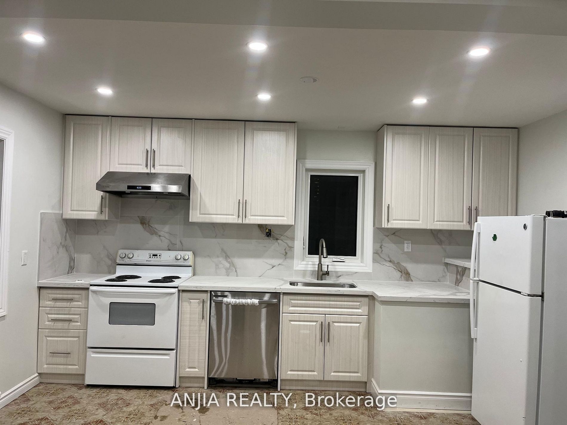 77 Nash Drive Property Photo 3