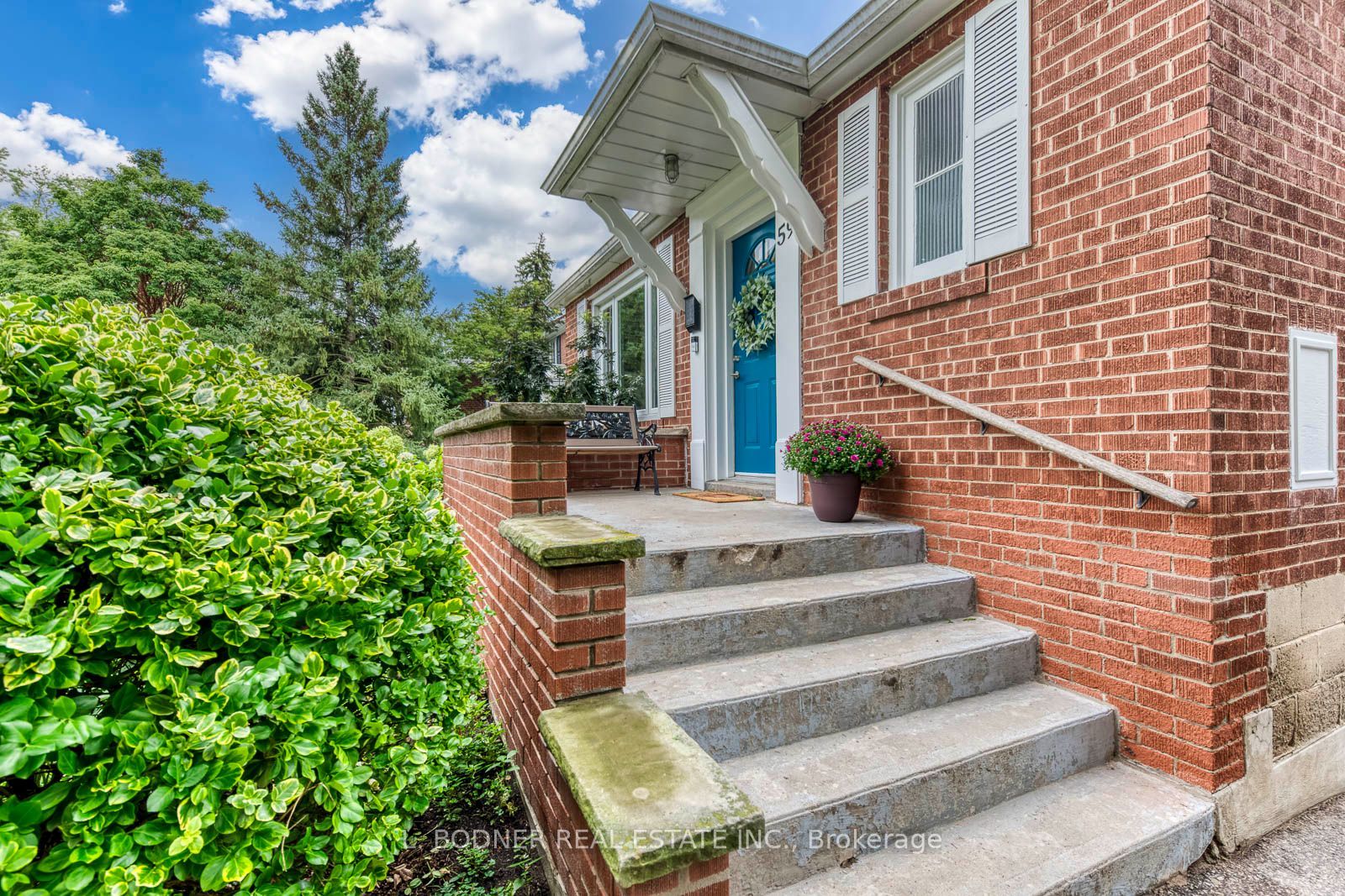 59 Queens Drive Property Photo 3