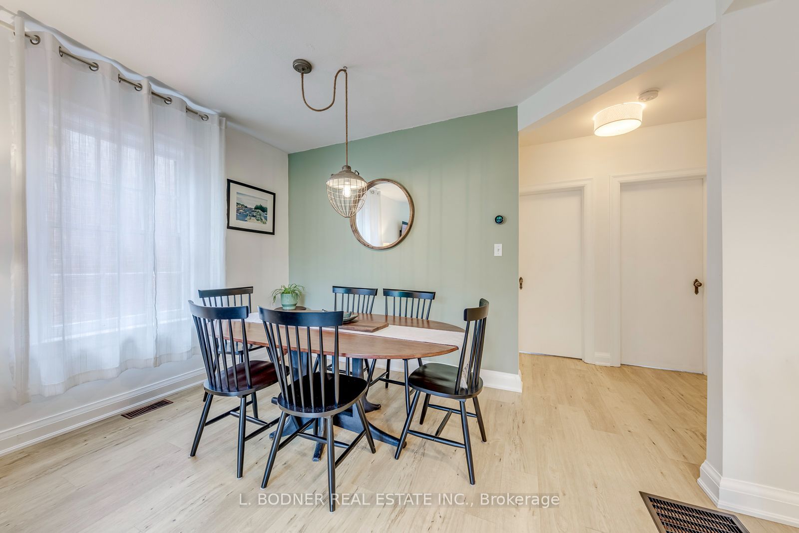 59 Queens Drive Property Photo 8