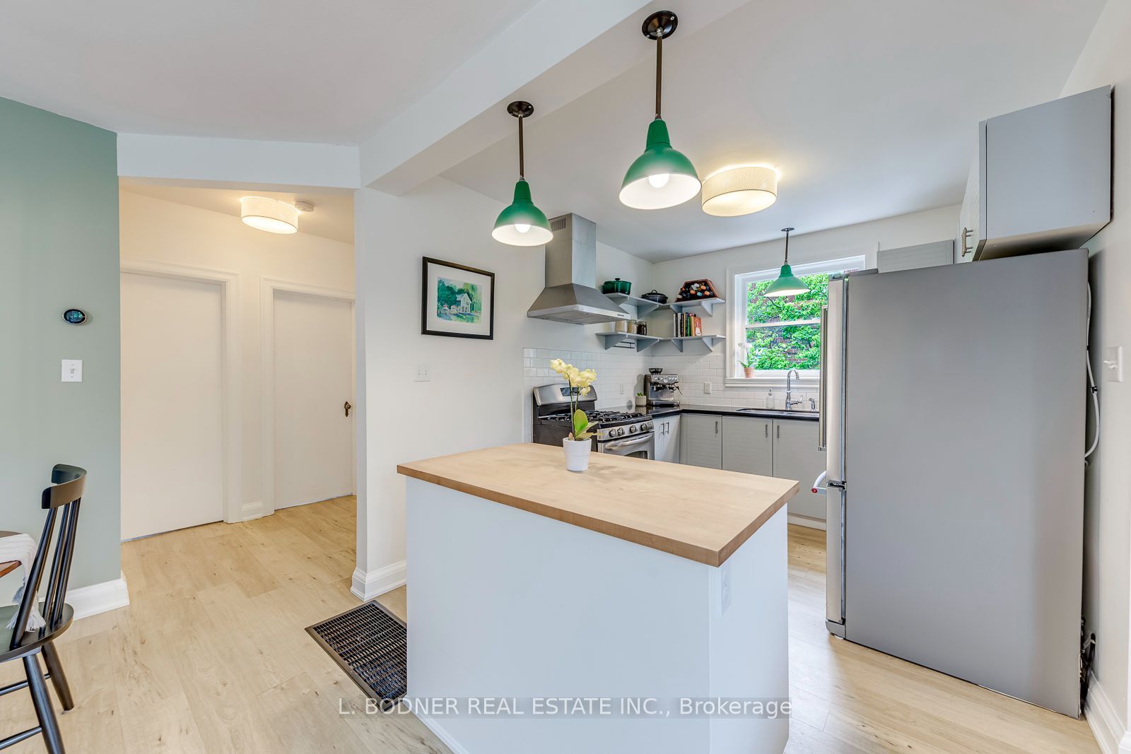 59 Queens Drive Property Photo 10