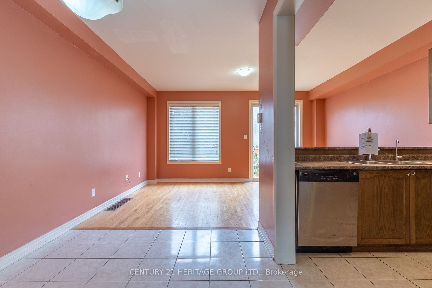11 Pendulum Circle Property Photo 3