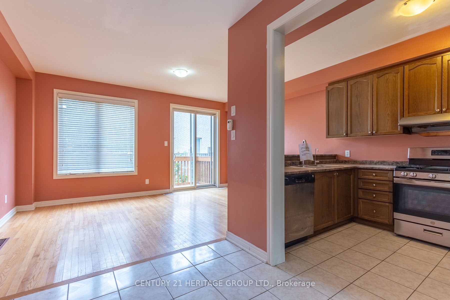 11 Pendulum Circle Property Photo 4