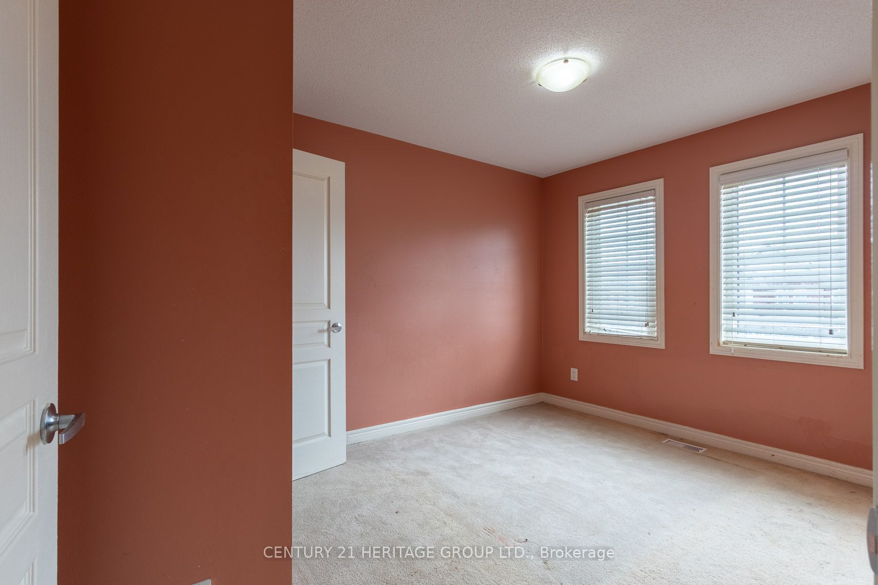11 Pendulum Circle Property Photo 14