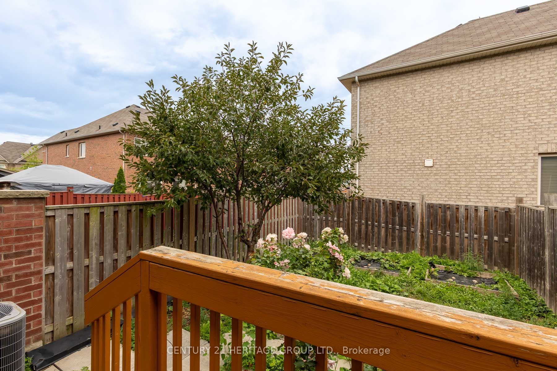11 Pendulum Circle Property Photo 19
