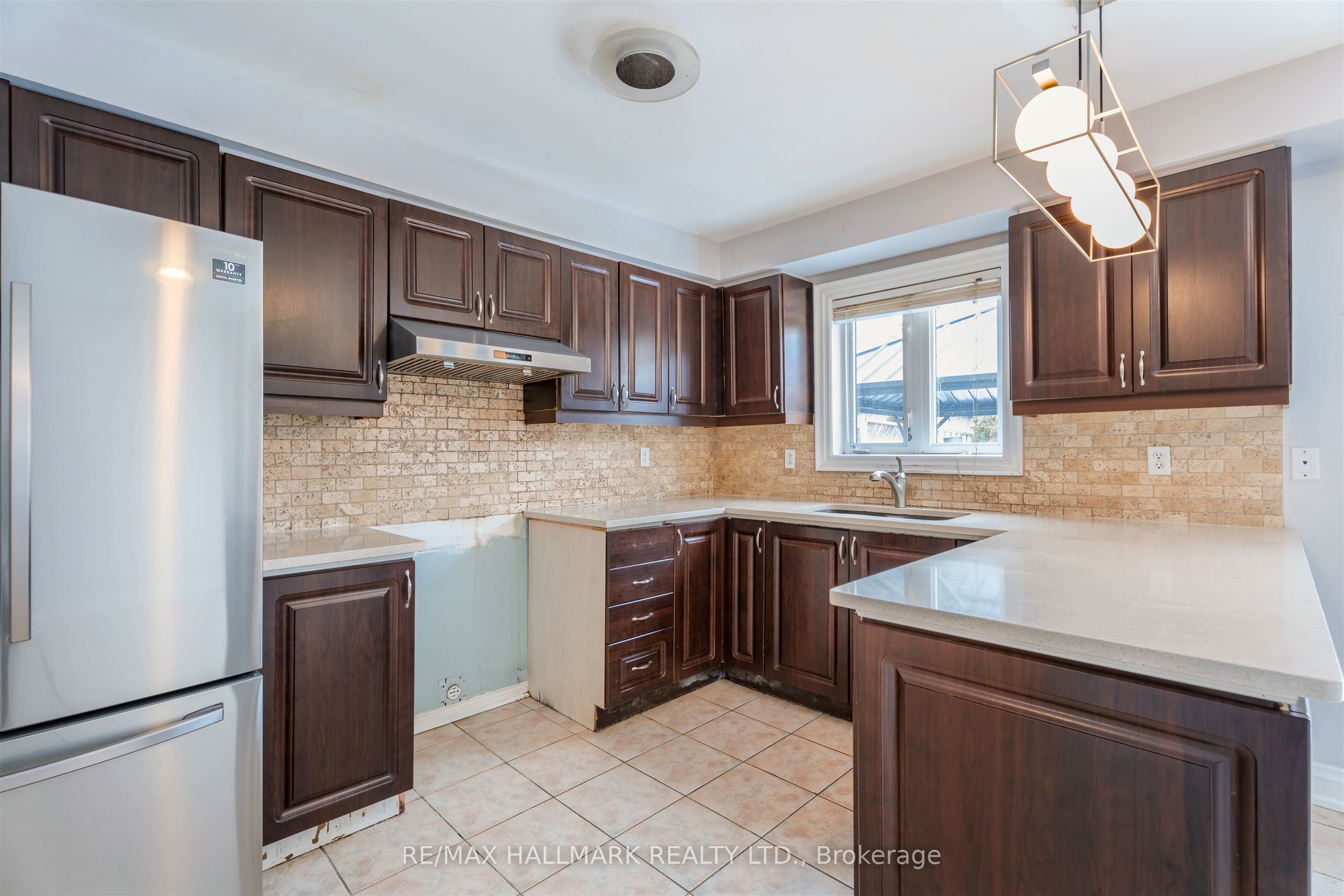 241 Featherstone Road Property Photo 8