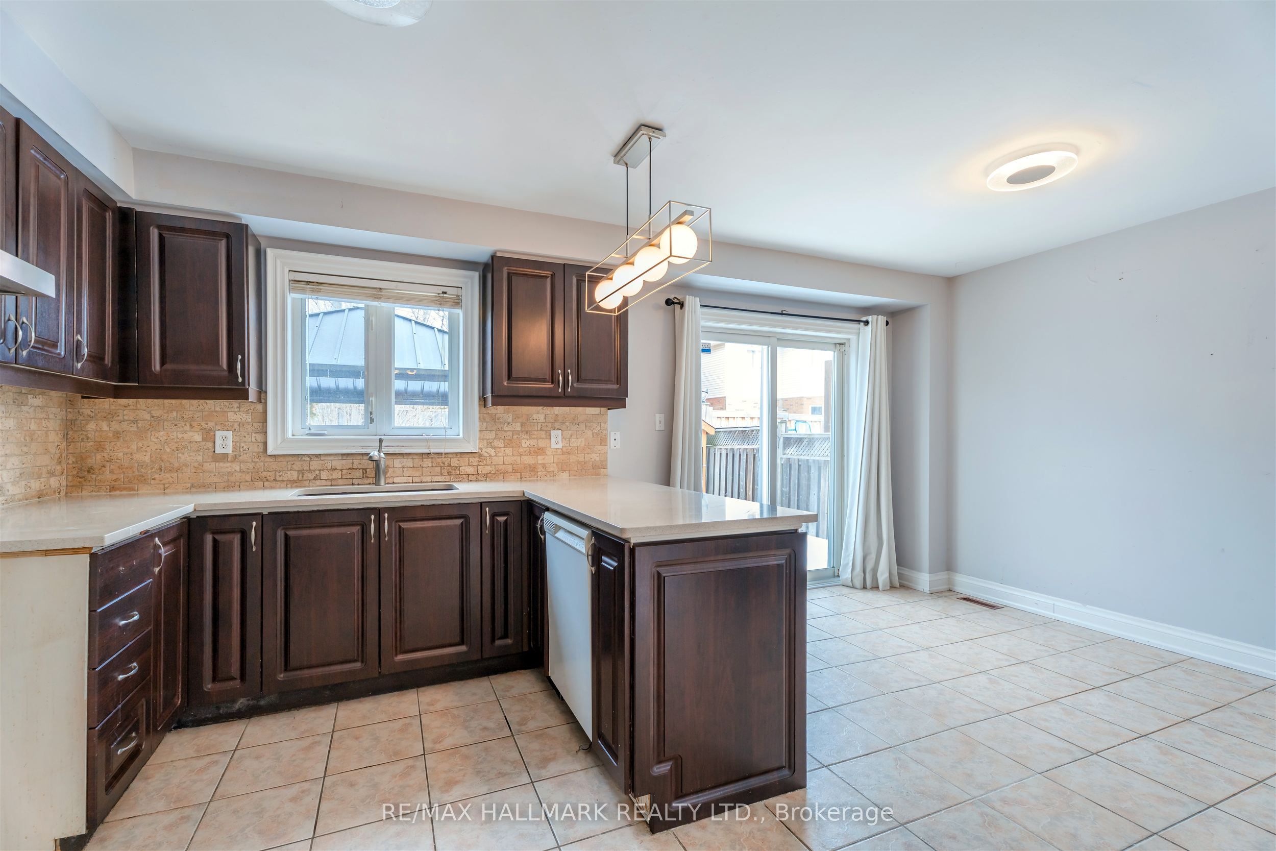 241 Featherstone Road Property Photo 9