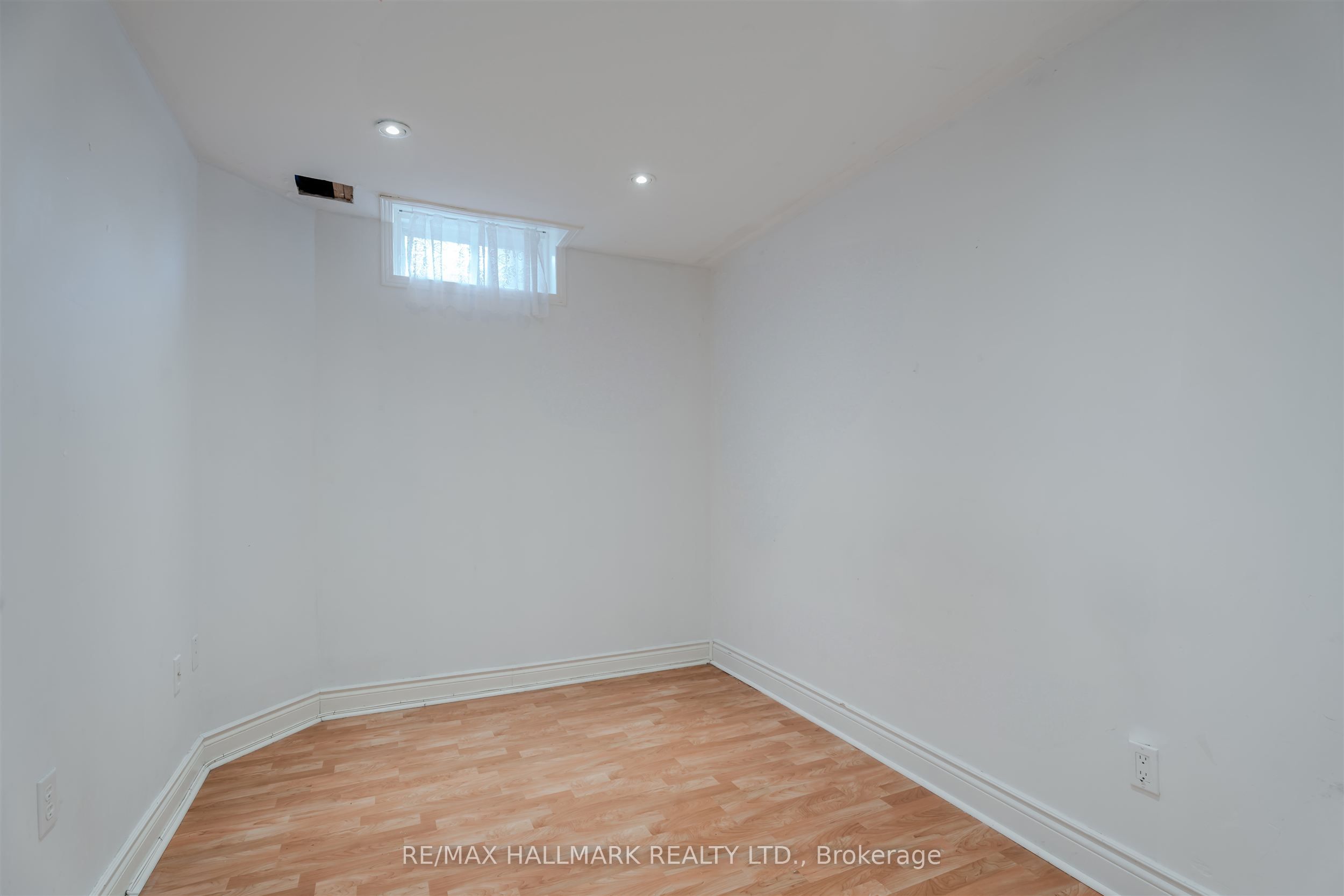 241 Featherstone Road Property Photo 26