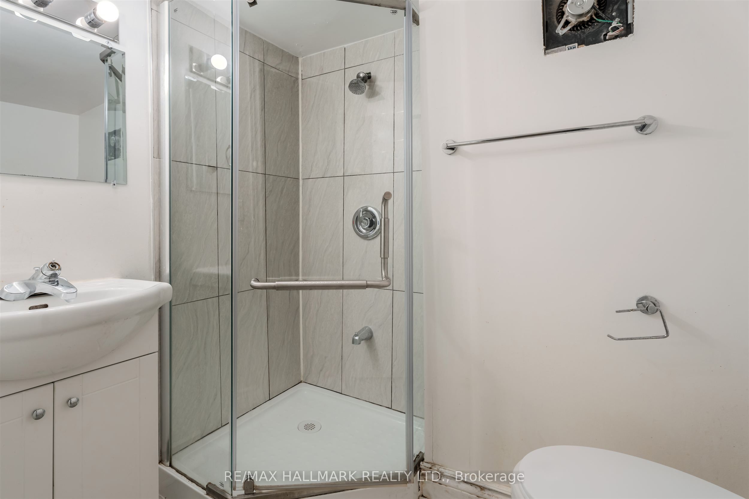 241 Featherstone Road Property Photo 27