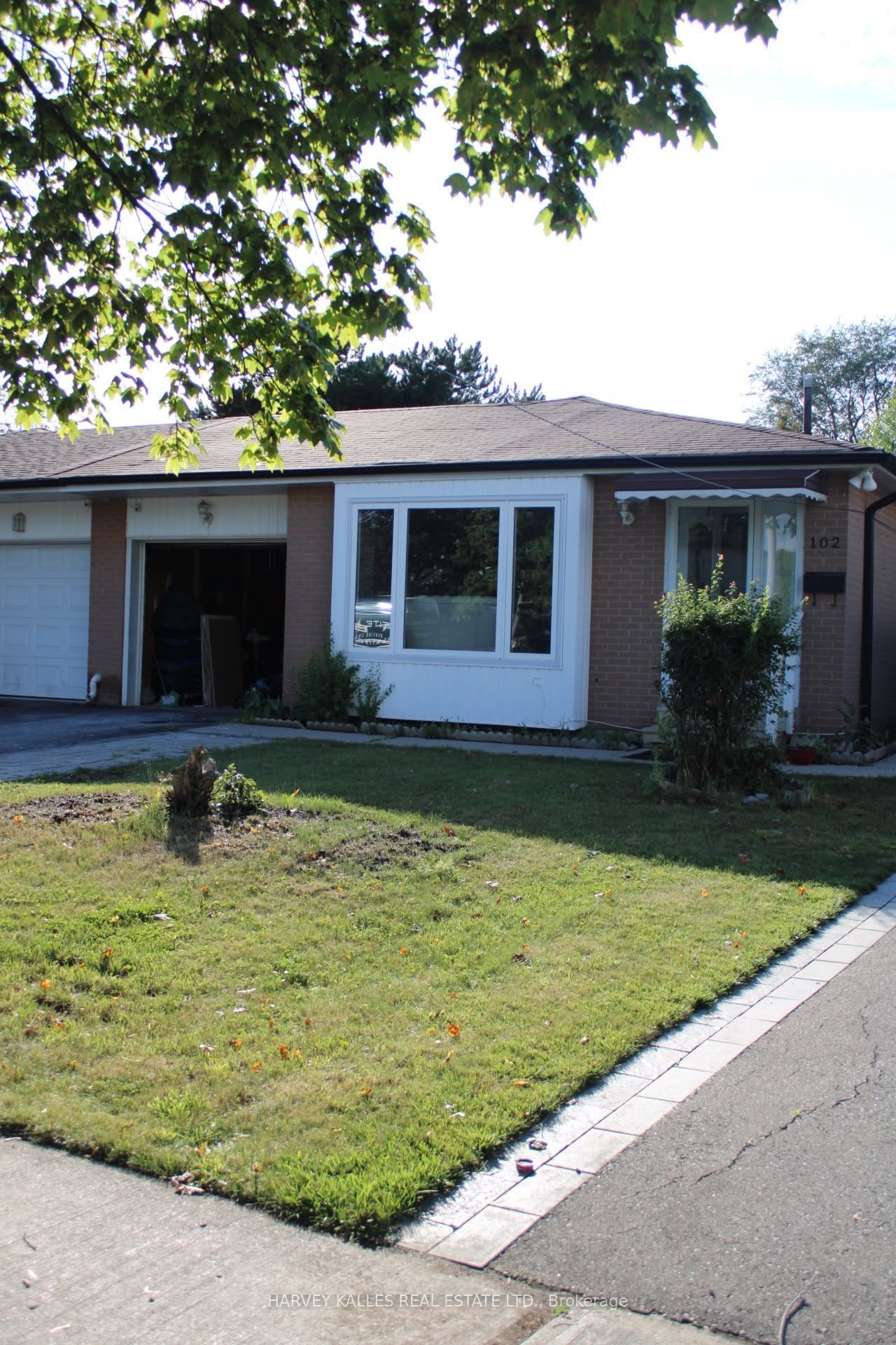 102 Goldcrest Road Property Photo 1