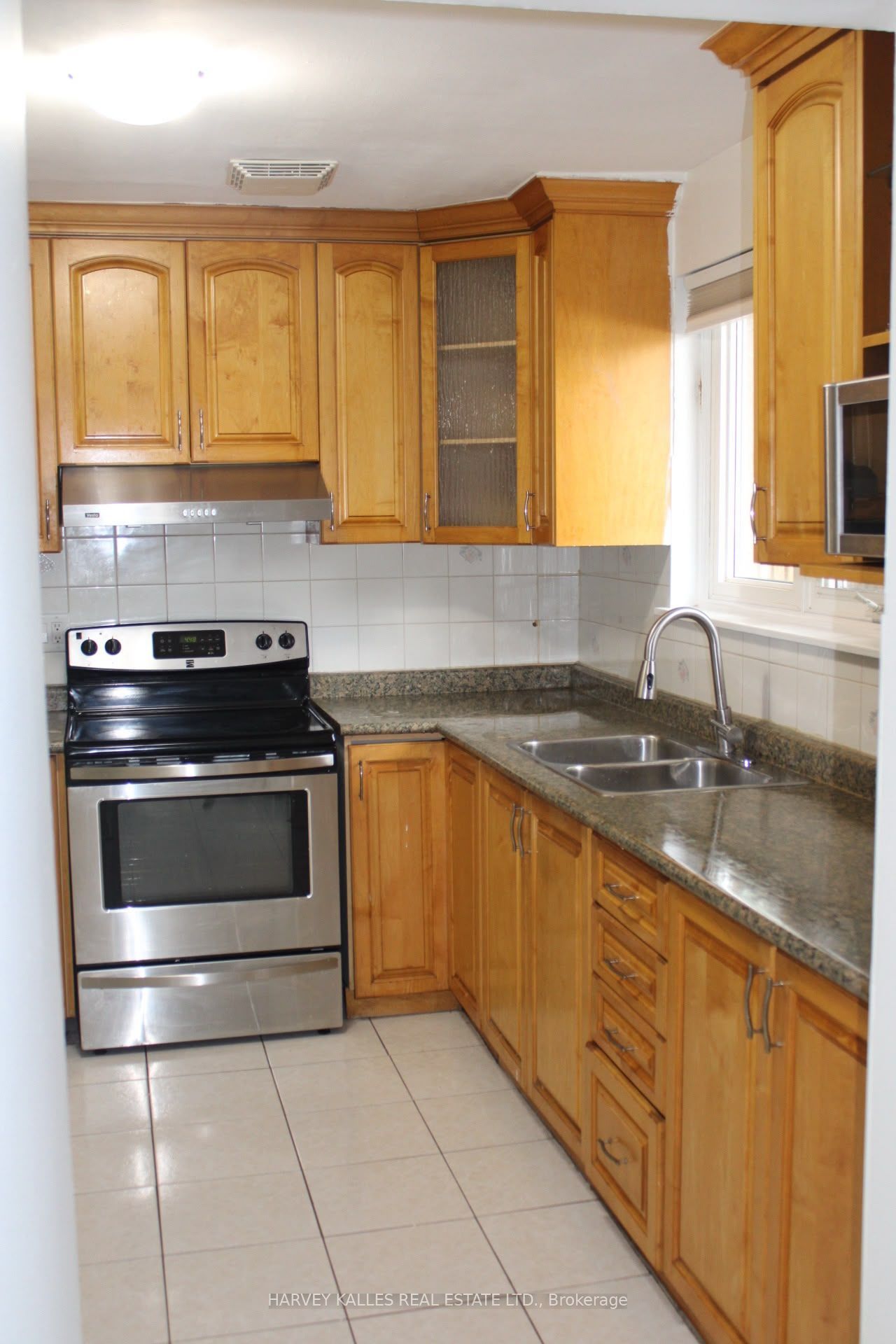 102 Goldcrest Road Property Photo 12