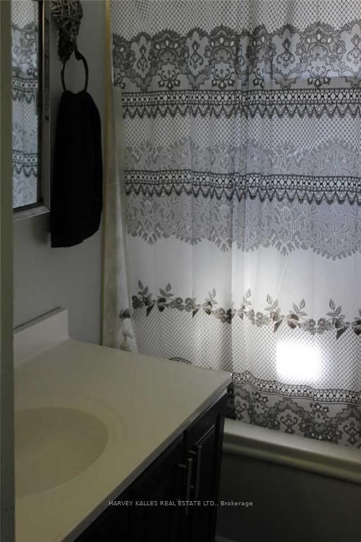 102 Goldcrest Road Property Photo 17