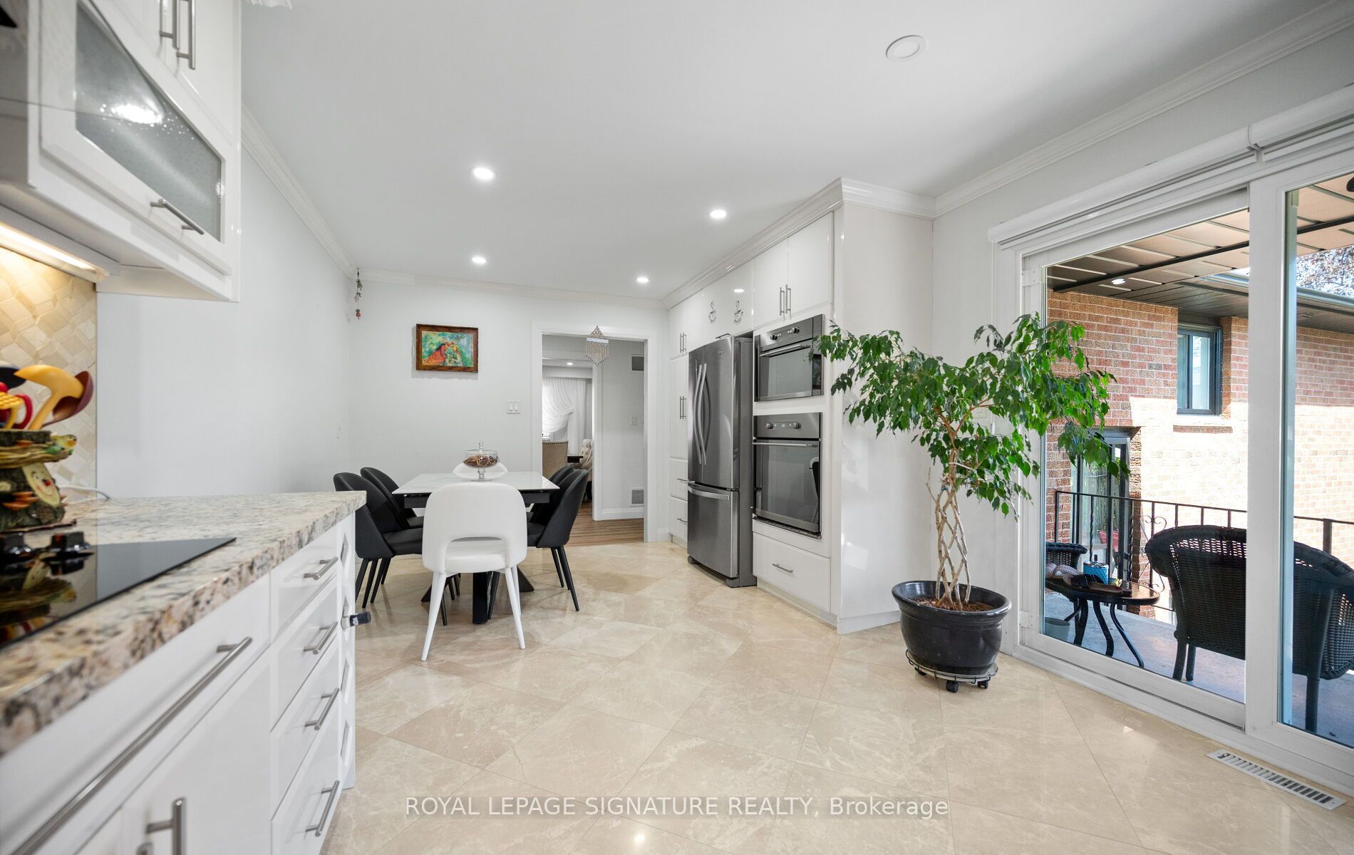 2221 Florian Road Property Photo 10