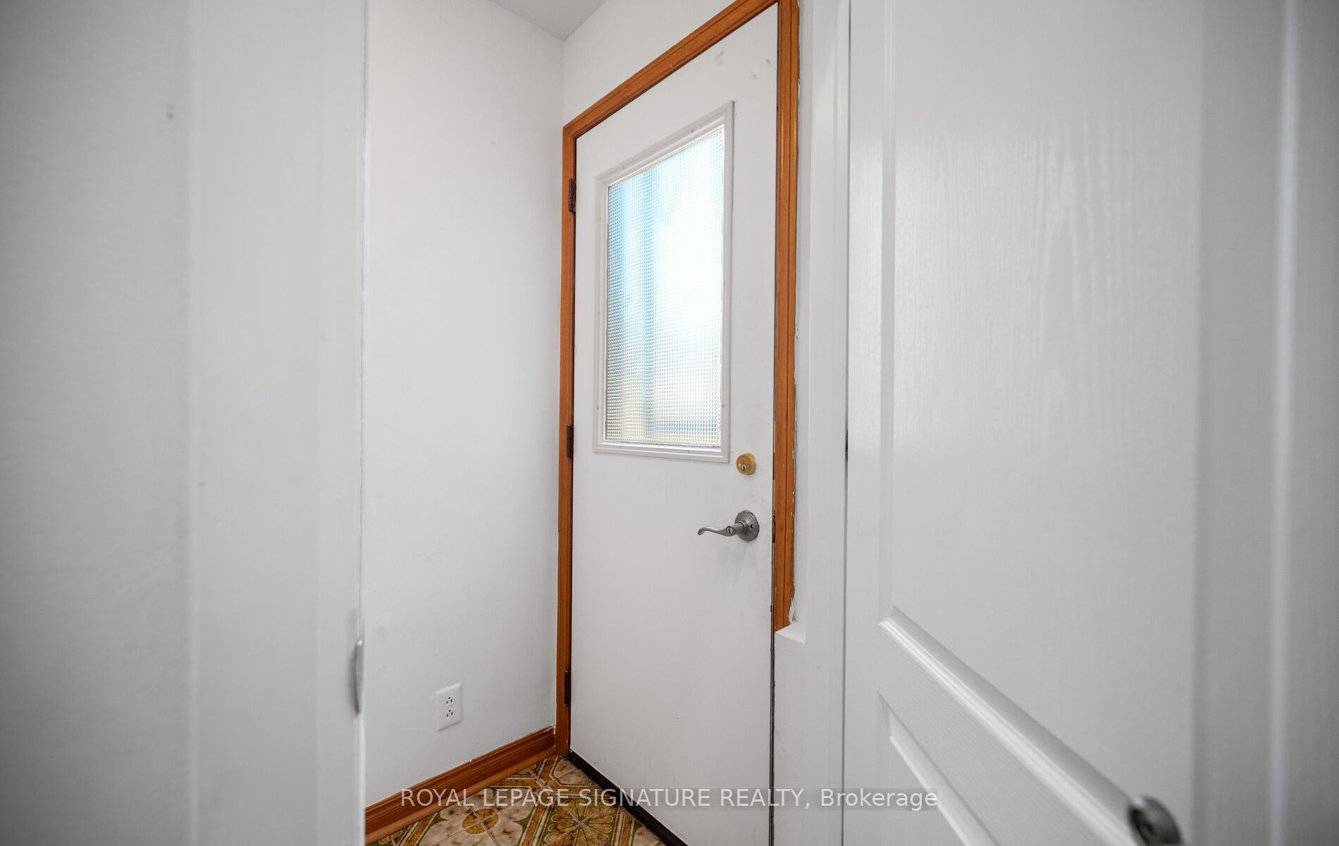 2221 Florian Road Property Photo 25