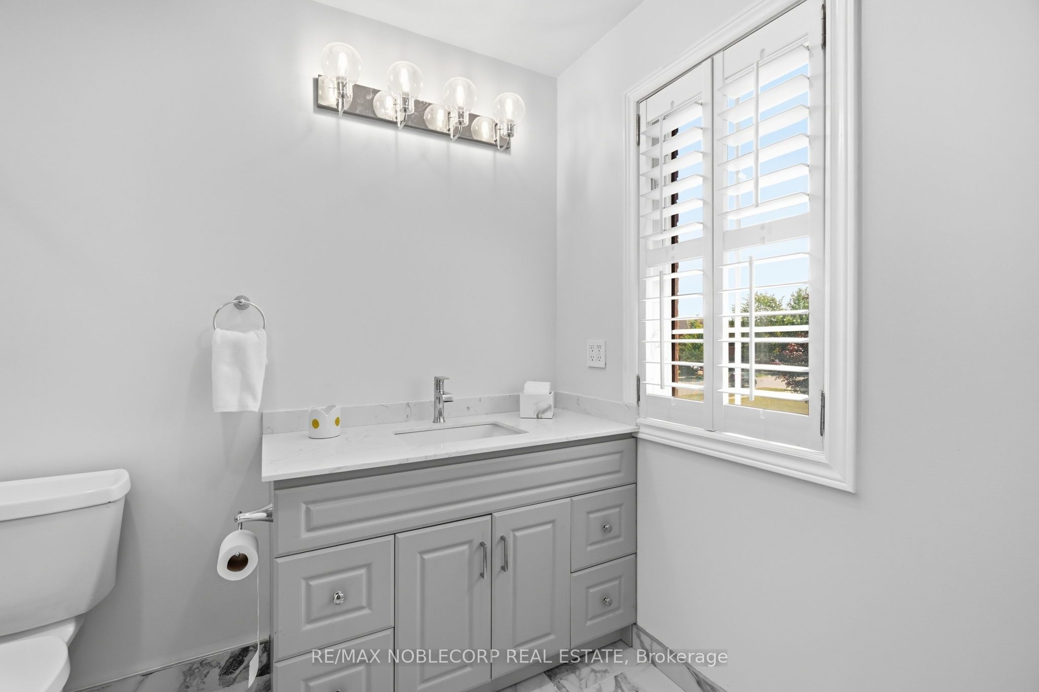 111 Emily Carr Crescent Property Photo 29