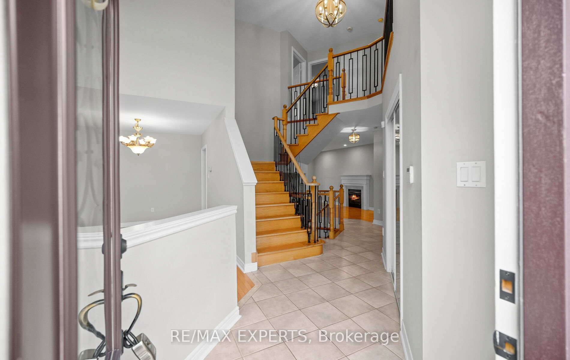 90 Coolspring Crescent Property Photo 4