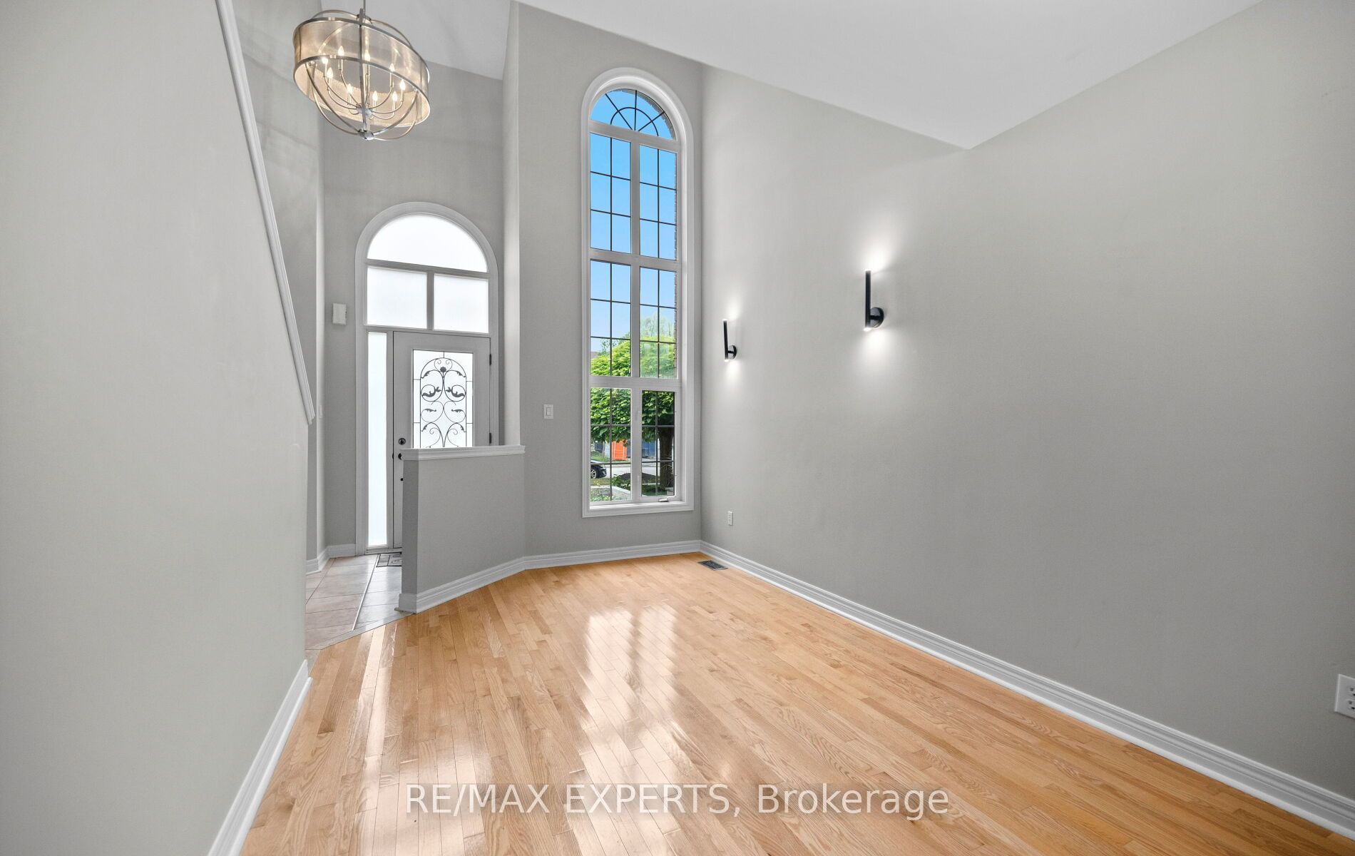 90 Coolspring Crescent Property Photo 8