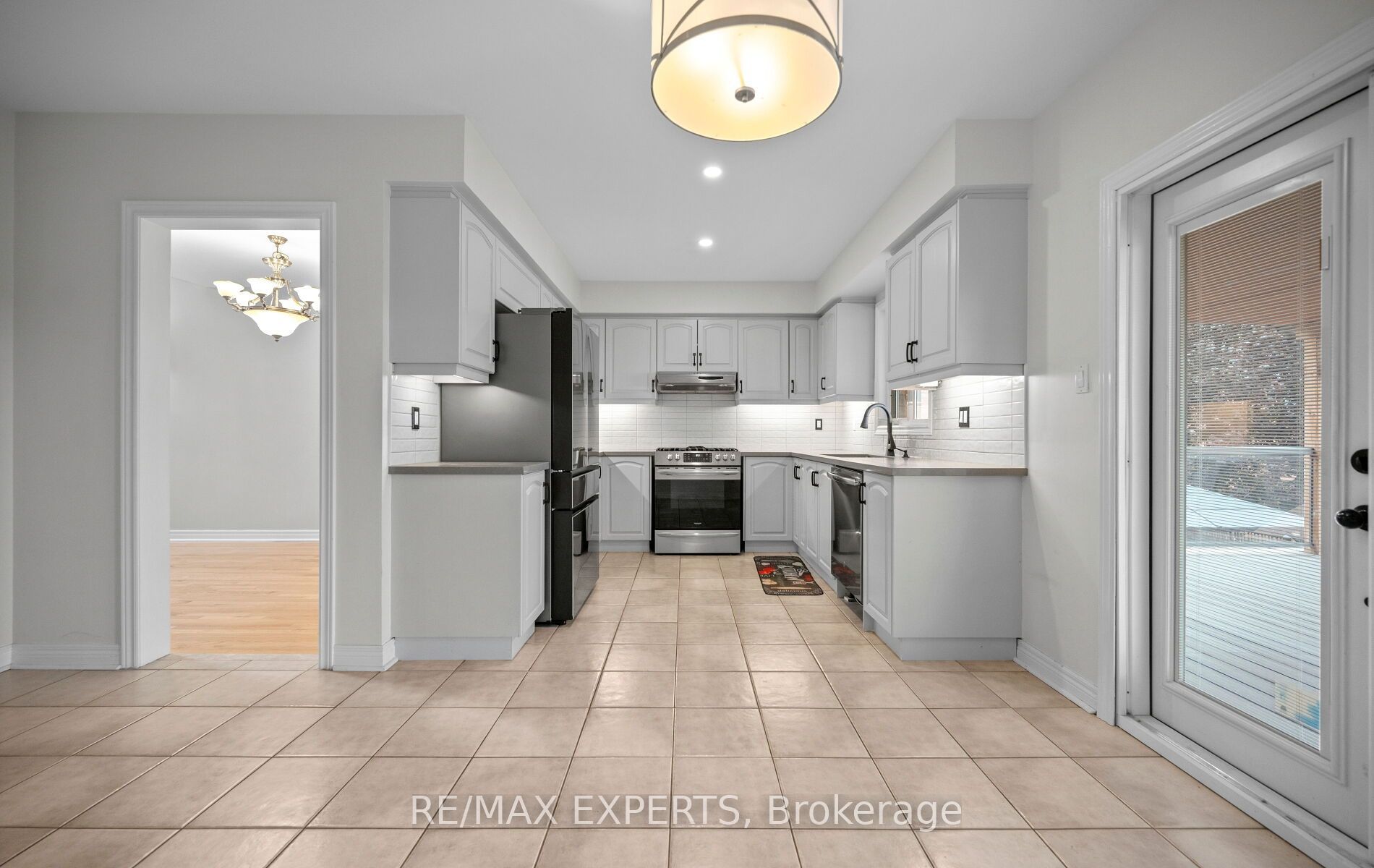 90 Coolspring Crescent Property Photo 13