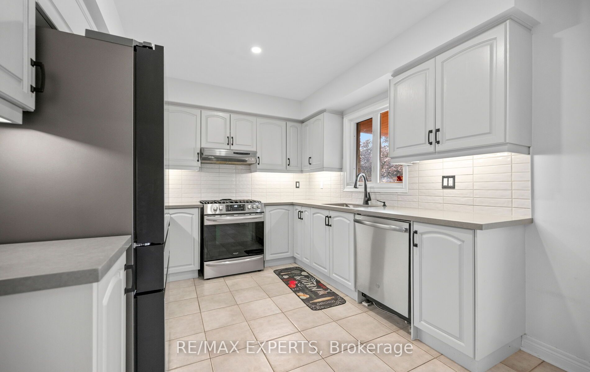 90 Coolspring Crescent Property Photo 16