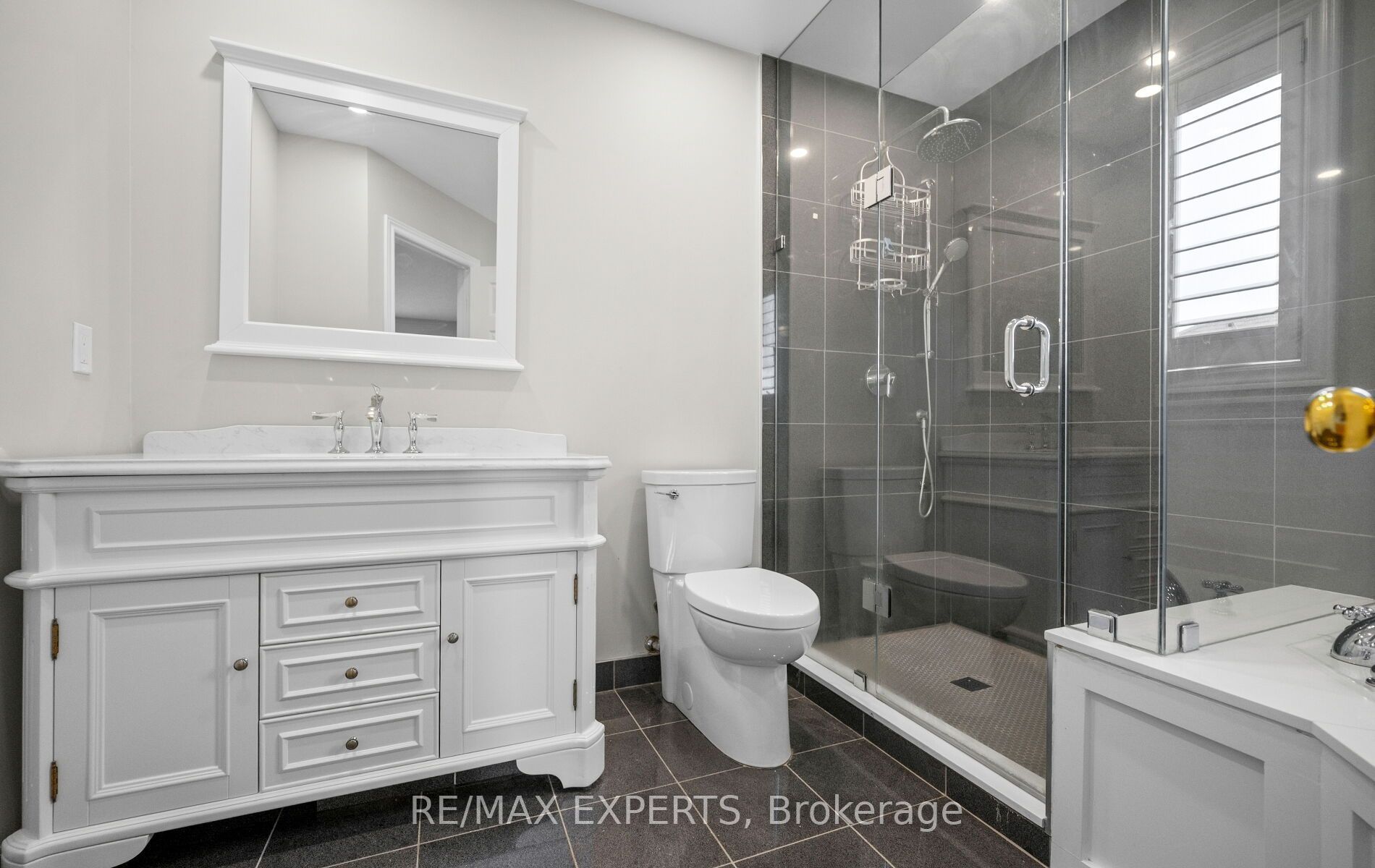 90 Coolspring Crescent Property Photo 24