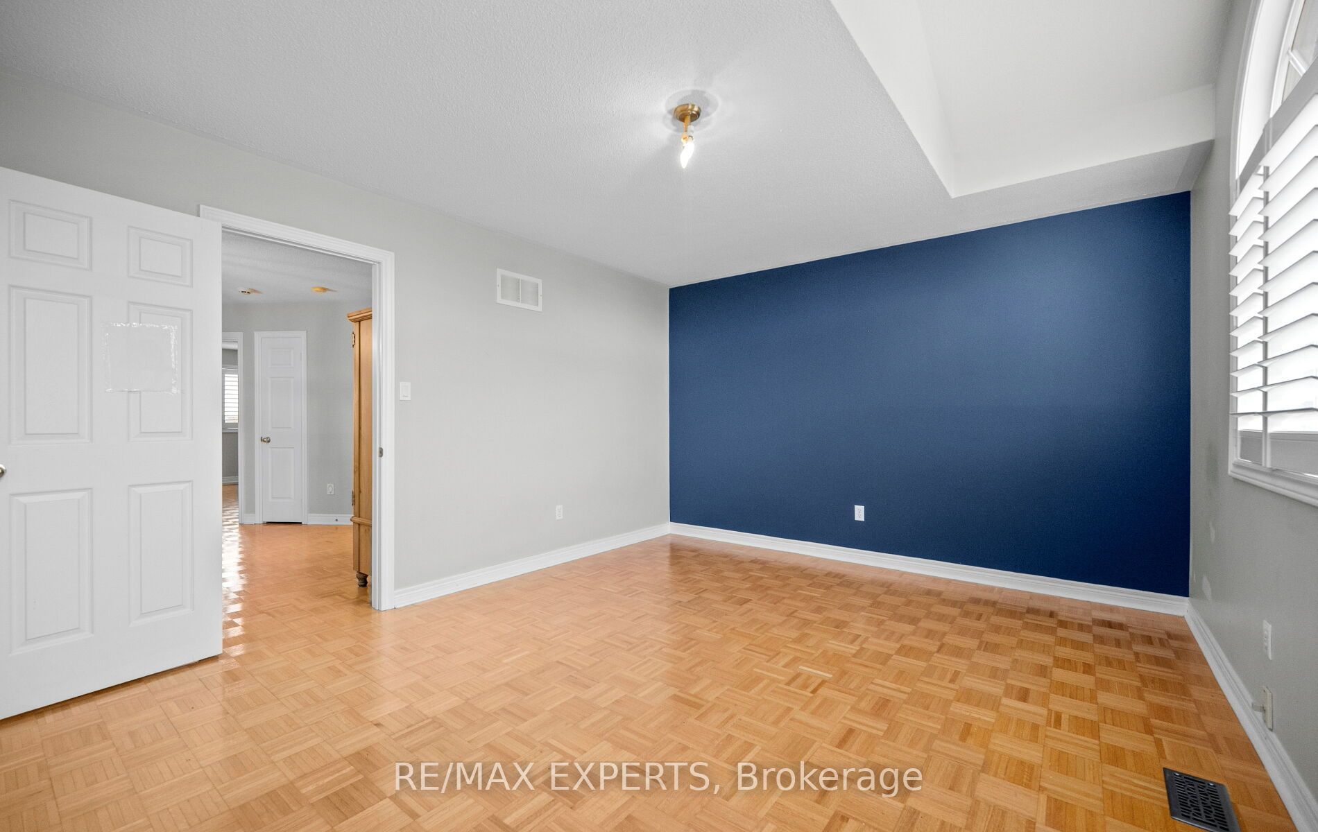 90 Coolspring Crescent Property Photo 31