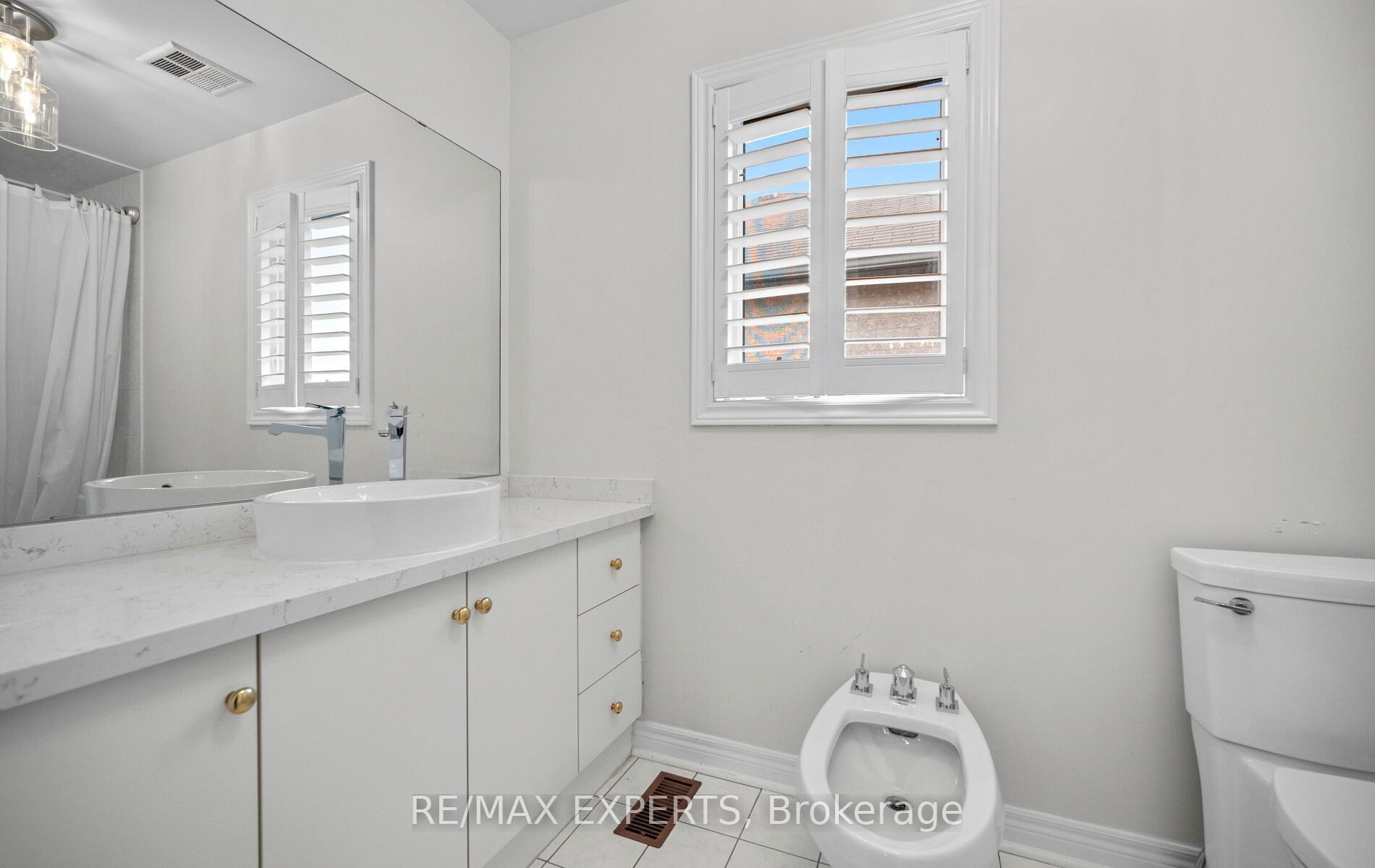 90 Coolspring Crescent Property Photo 32