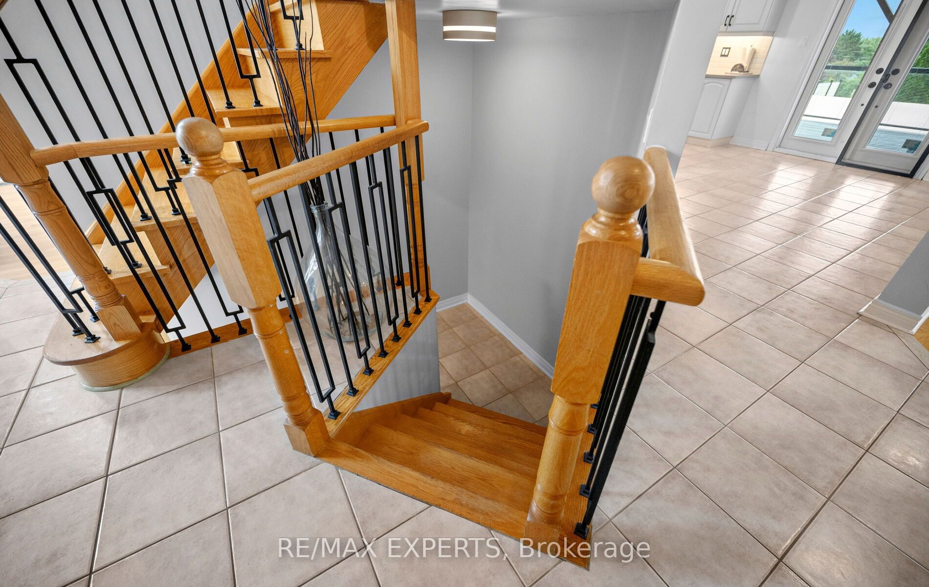 90 Coolspring Crescent Property Photo 34