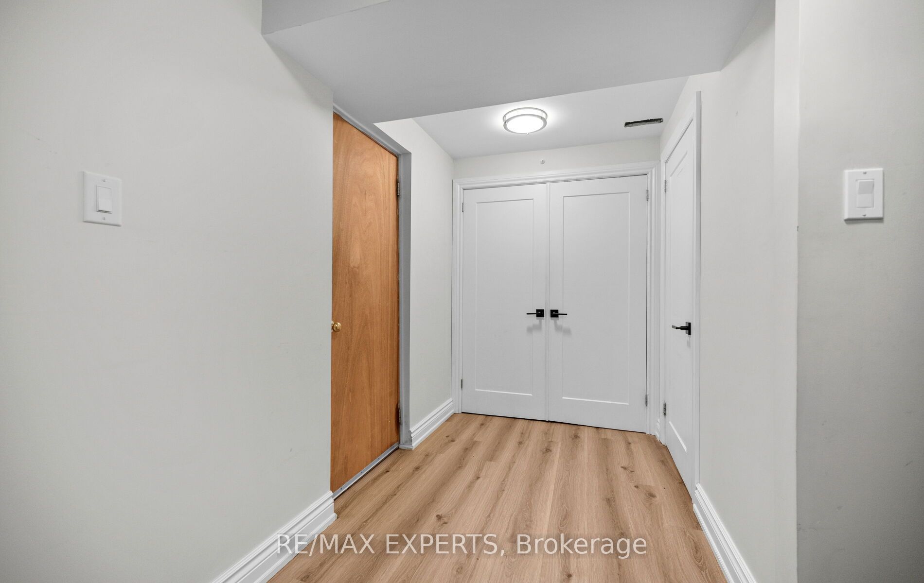 90 Coolspring Crescent Property Photo 37