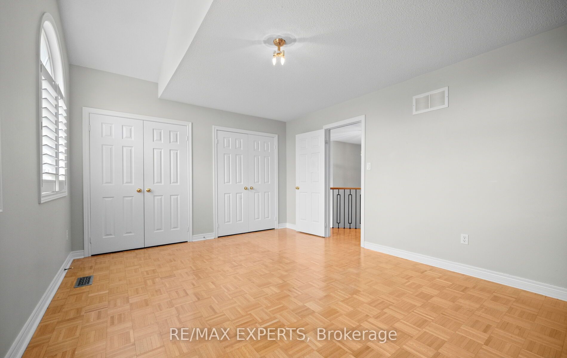 90 Coolspring Crescent Property Photo 38