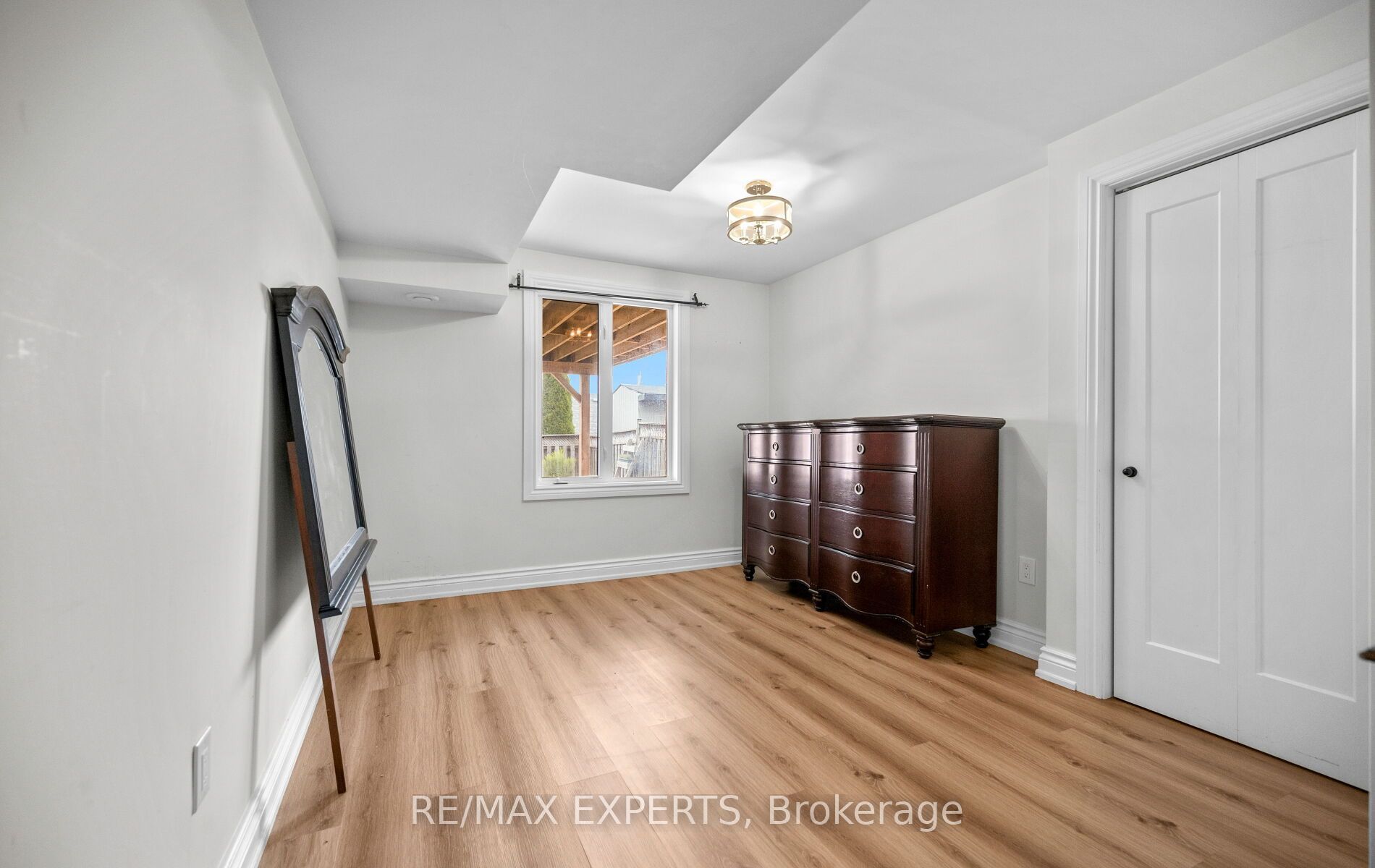 90 Coolspring Crescent Property Photo 42