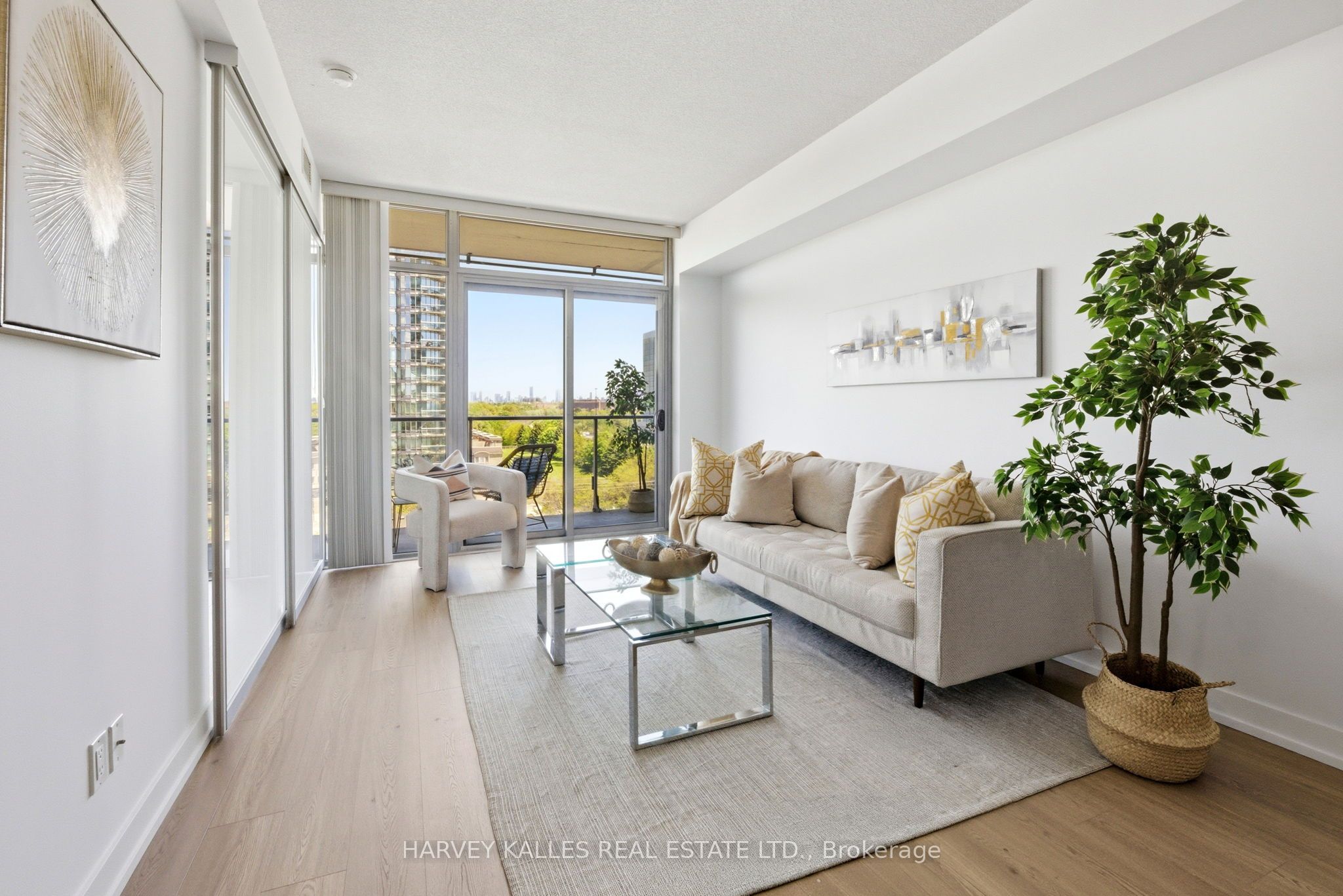 103 The Queensway 701