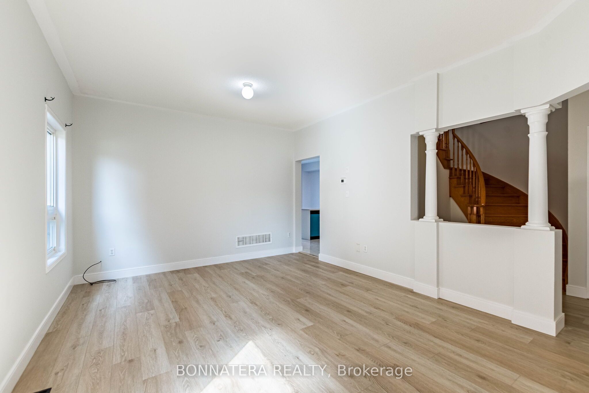 4297 Guildwood Way Property Photo 10