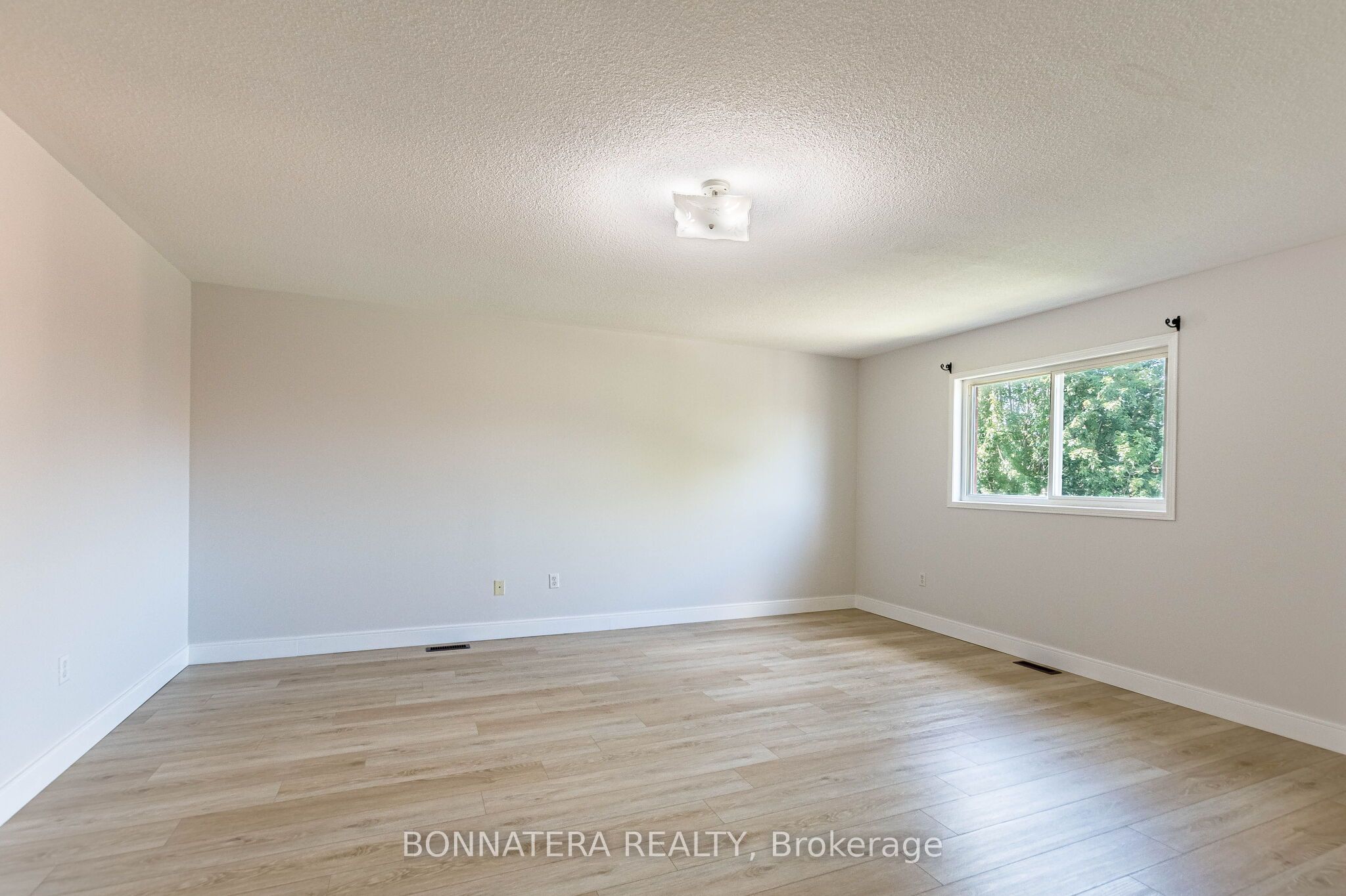 4297 Guildwood Way Property Photo 34
