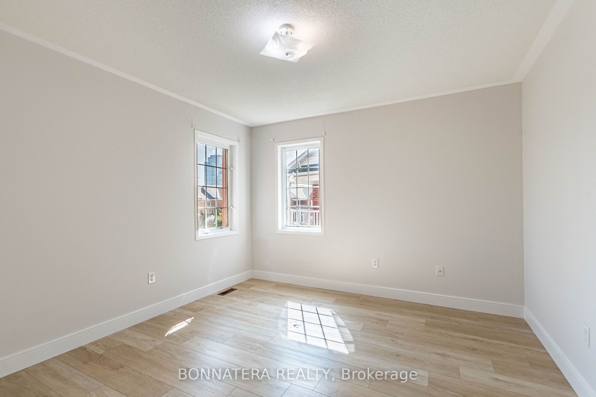 4297 Guildwood Way Property Photo 45