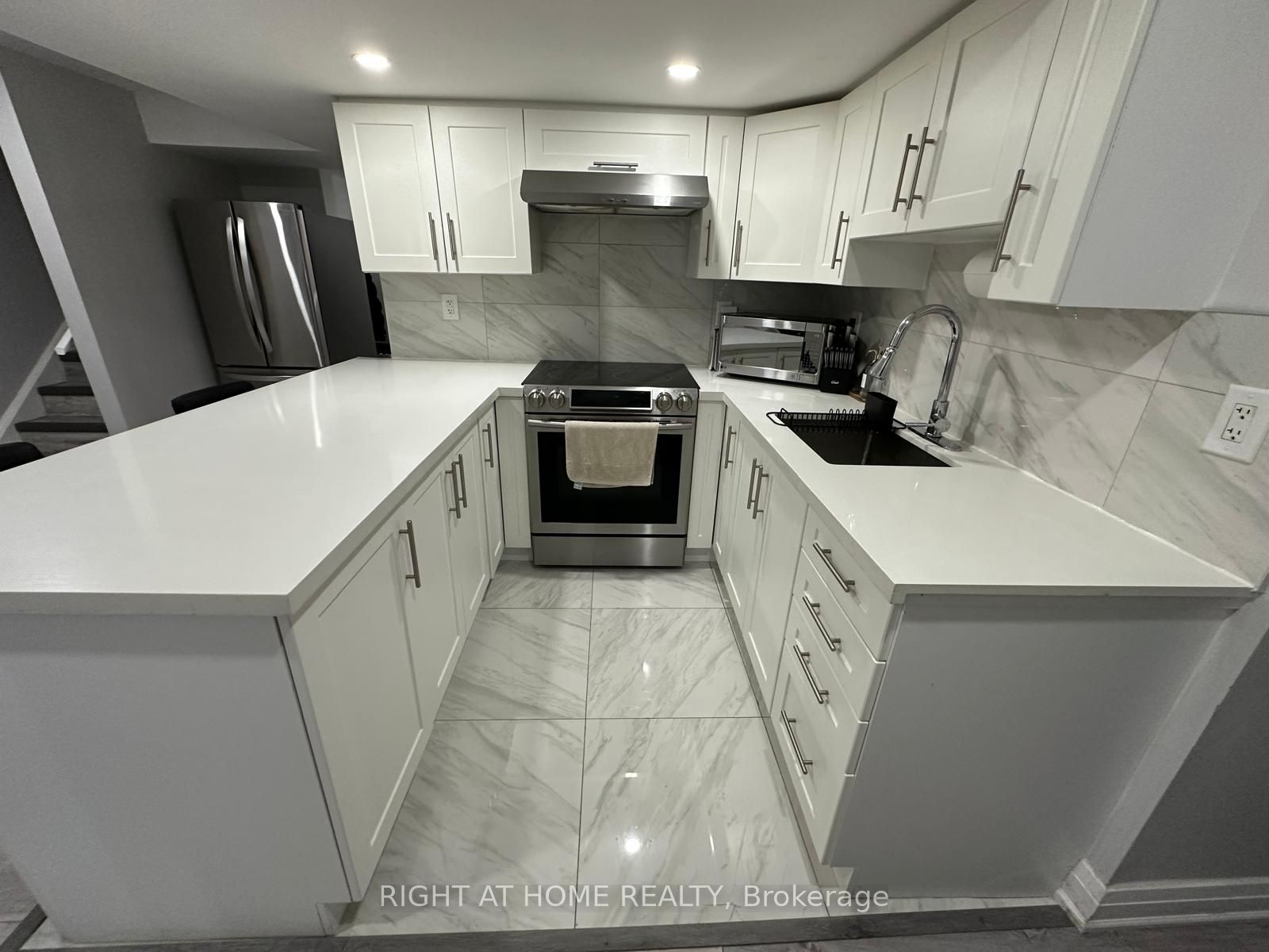 1015 Mccuaig Drive Property Photo 17