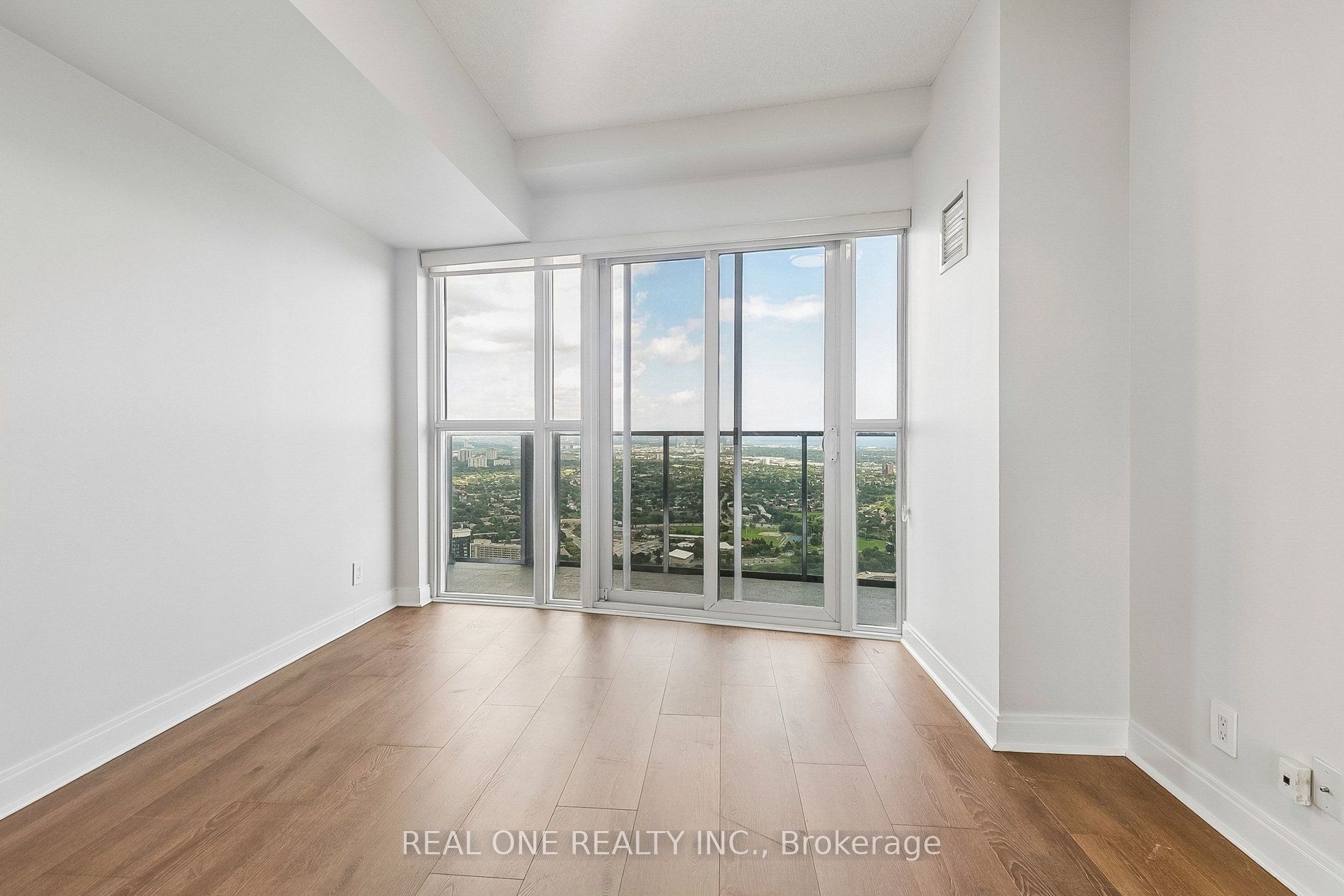 60 Absolute Avenue 5301 Property Photo 5