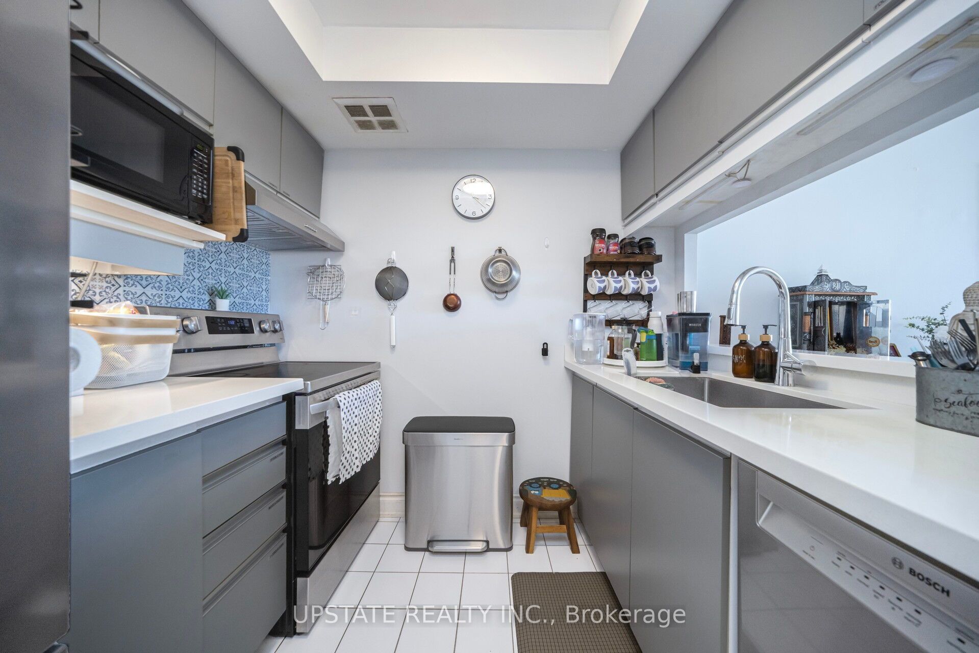 250 Webb Drive 1607 Property Photo 21