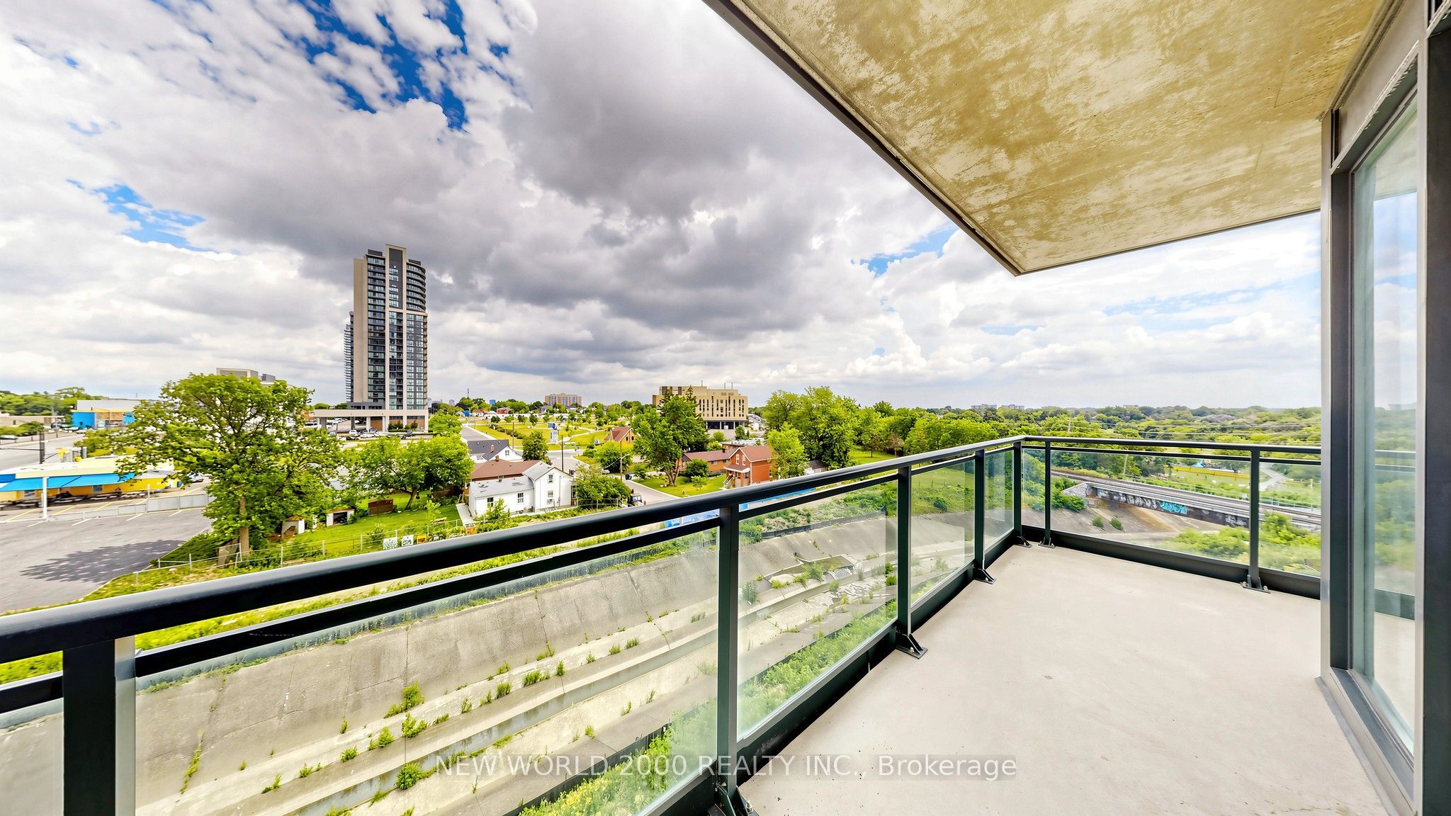 100 John Street 502 Property Photo 31
