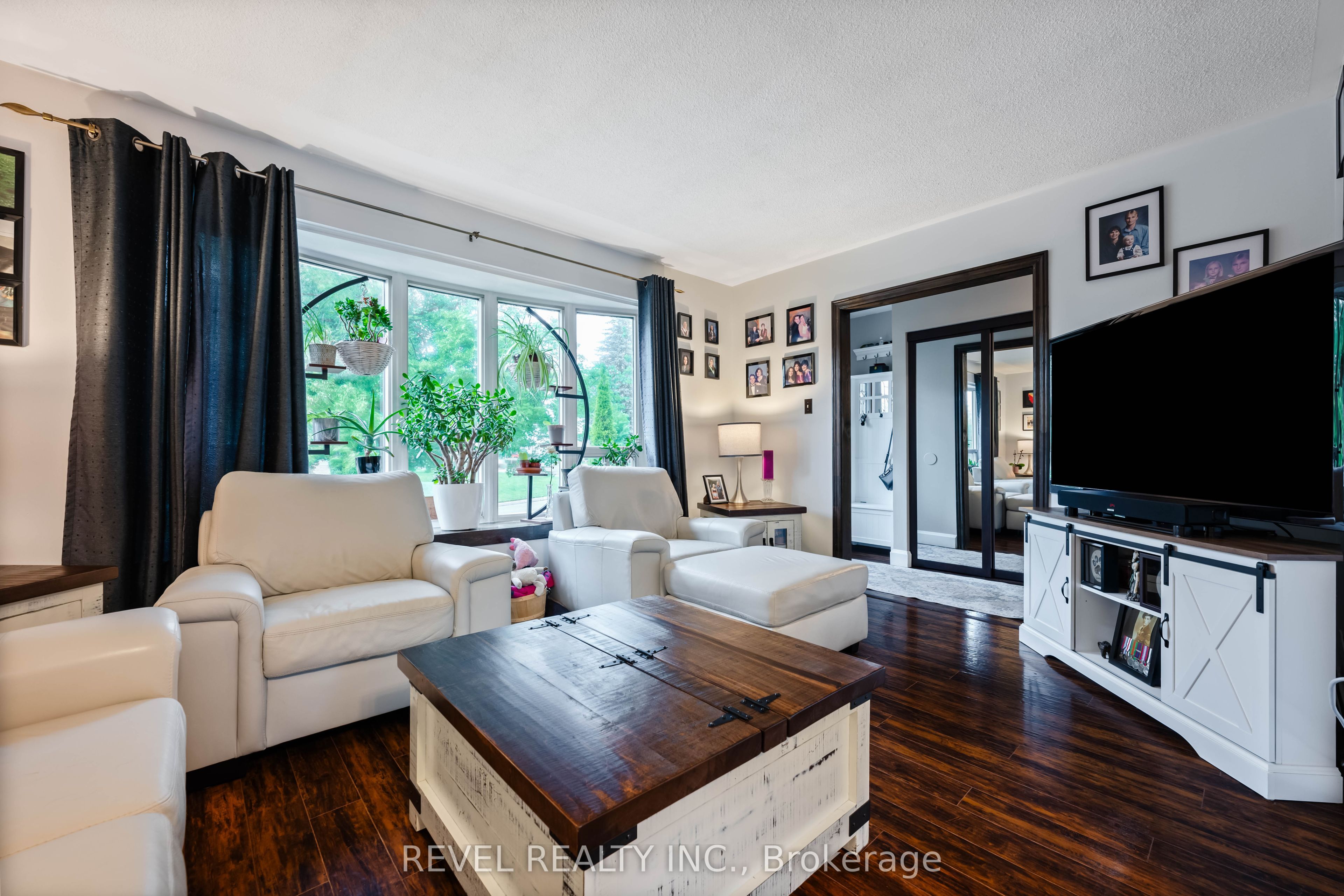 67 Carlton Drive Property Photo 2