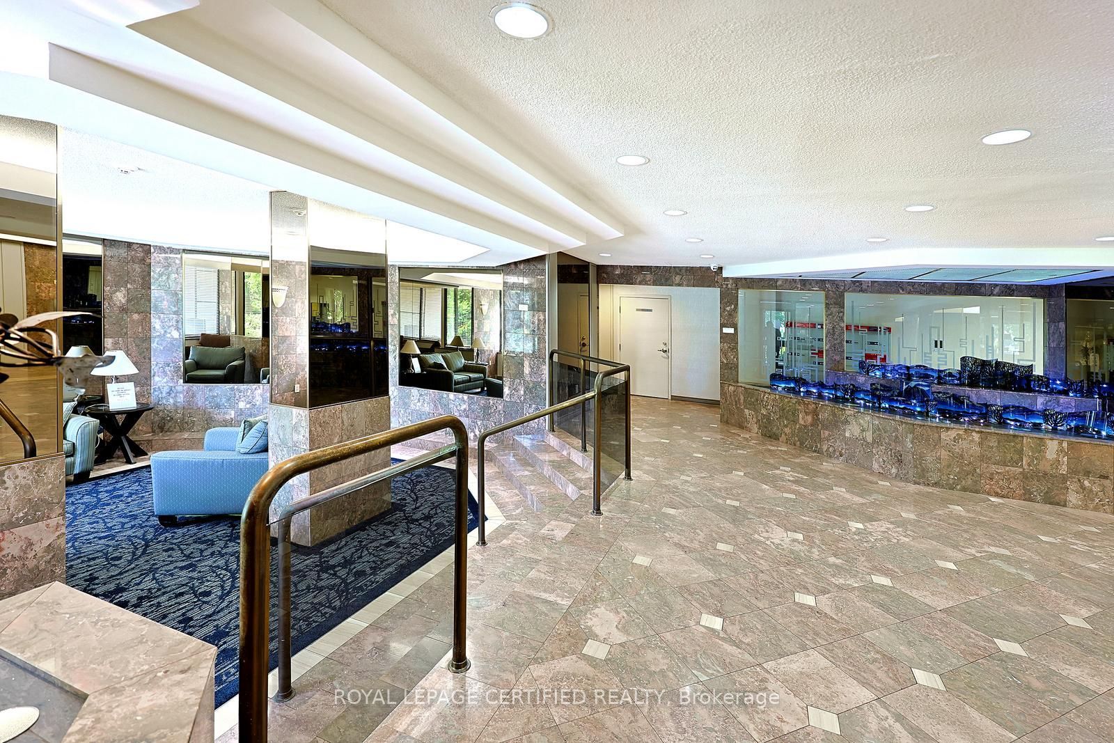 20 Cherrytree Drive 312 Property Photo 4