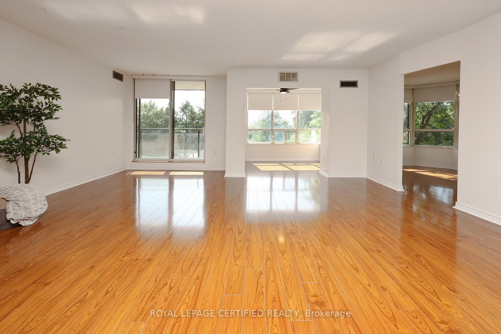 20 Cherrytree Drive 312 Property Photo 8