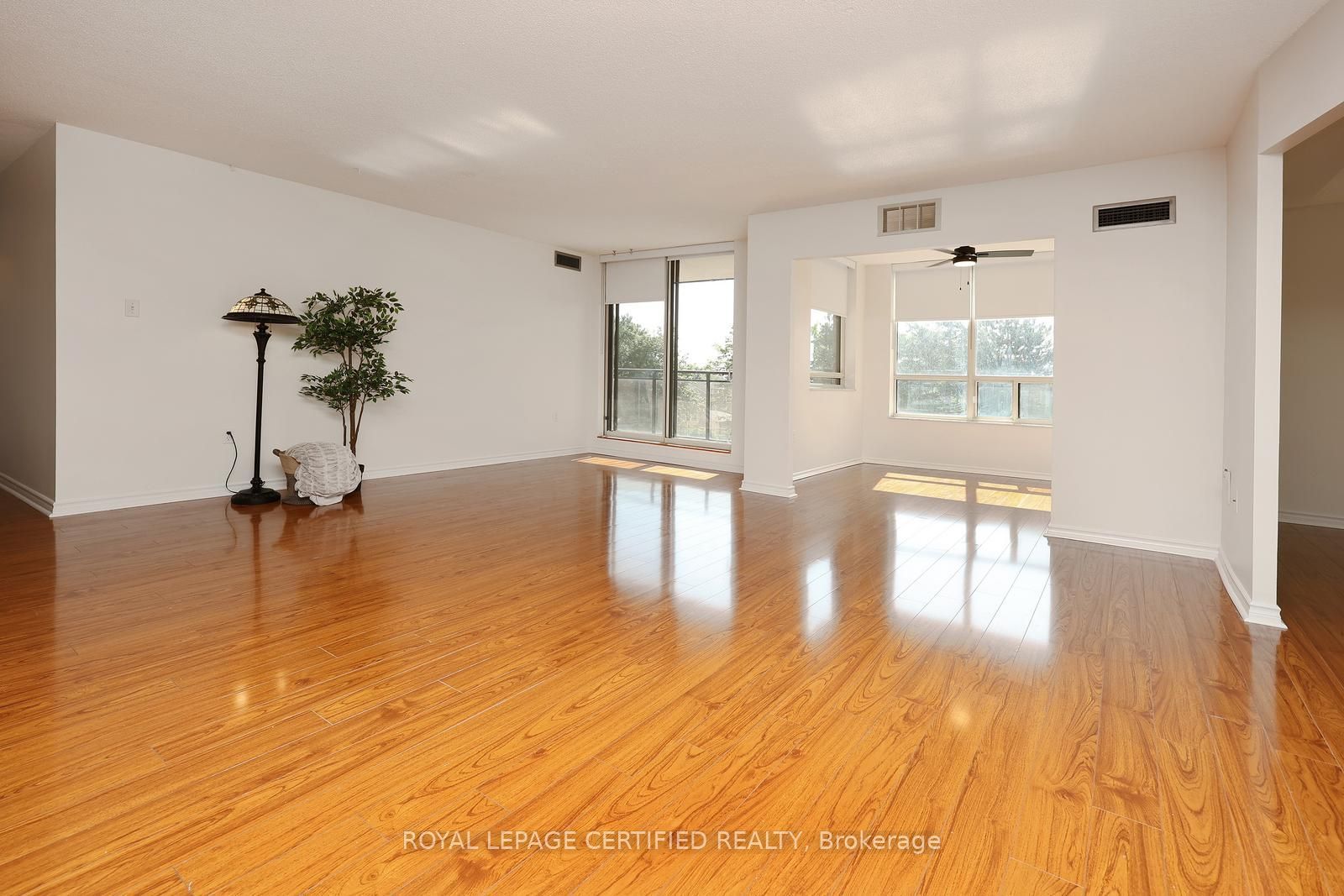 20 Cherrytree Drive 312 Property Photo 10