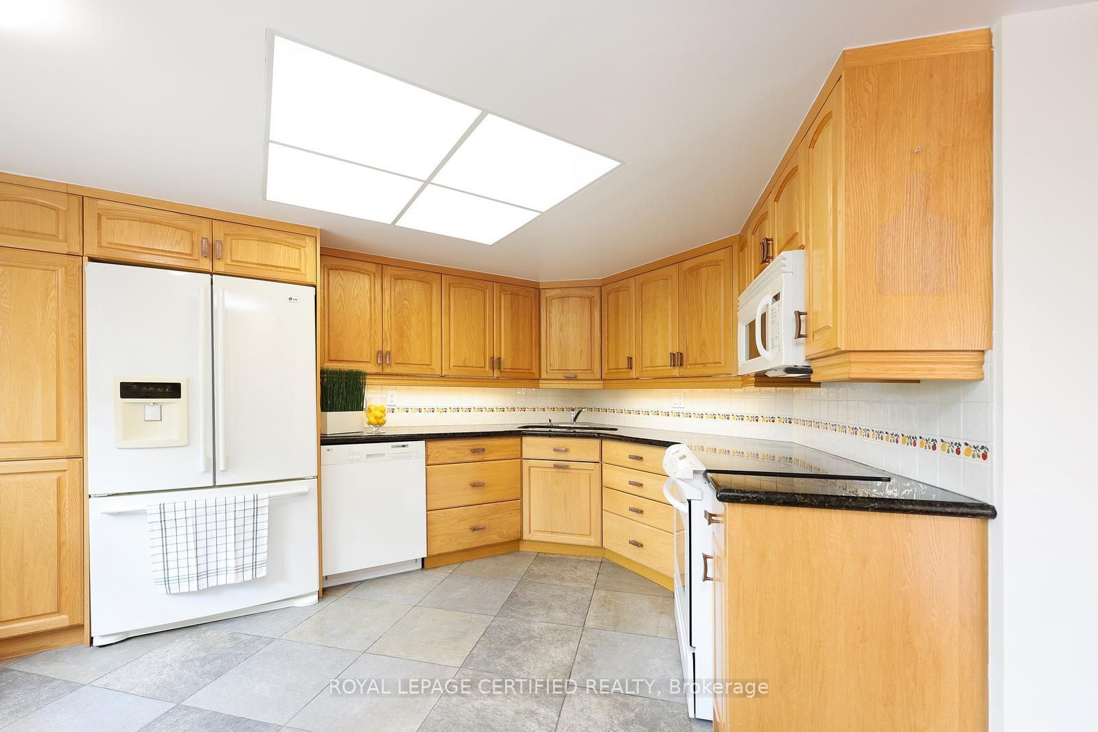 20 Cherrytree Drive 312 Property Photo 19