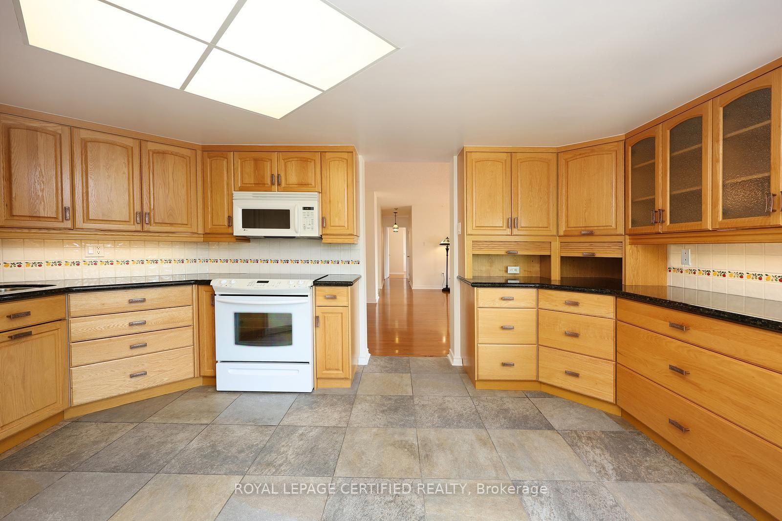 20 Cherrytree Drive 312 Property Photo 25