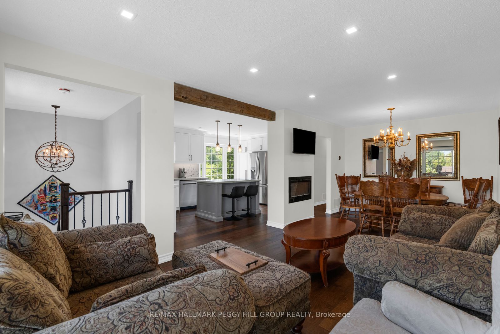 154 Bythia Street Property Photo 5