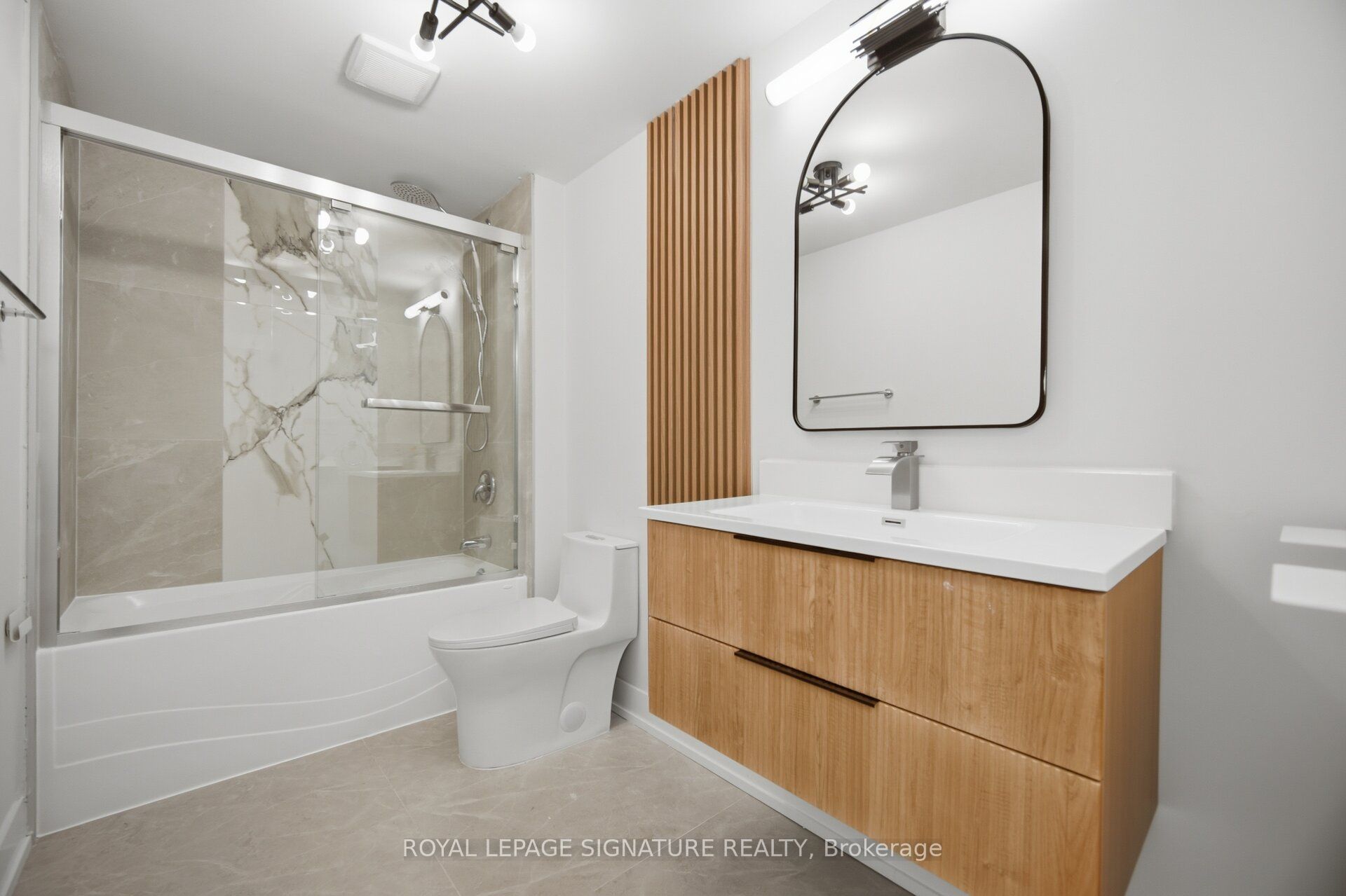 2599 Lundene Road Property Photo 17