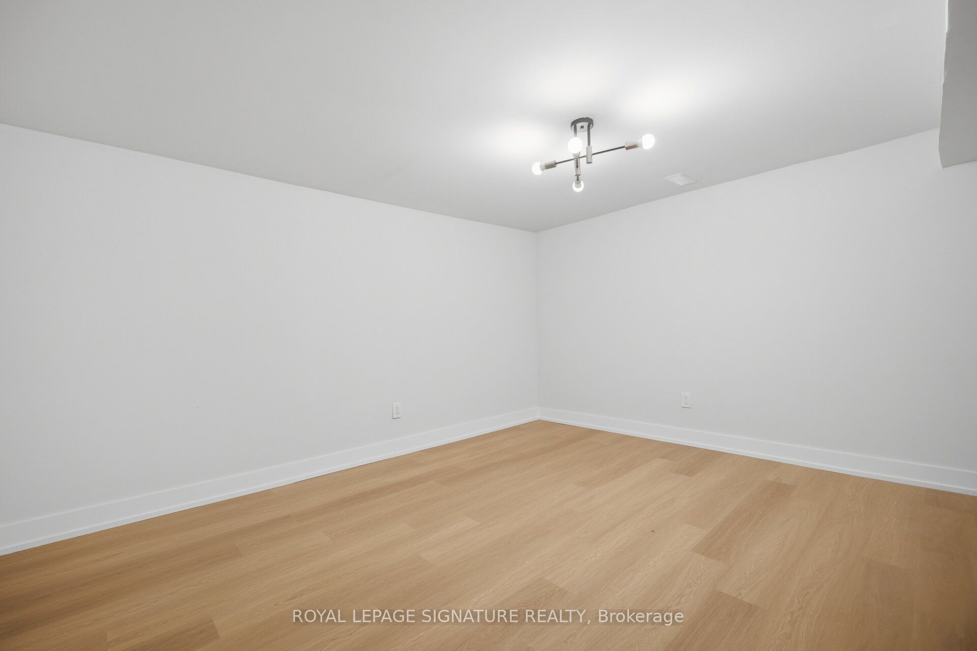 2599 Lundene Road Property Photo 20