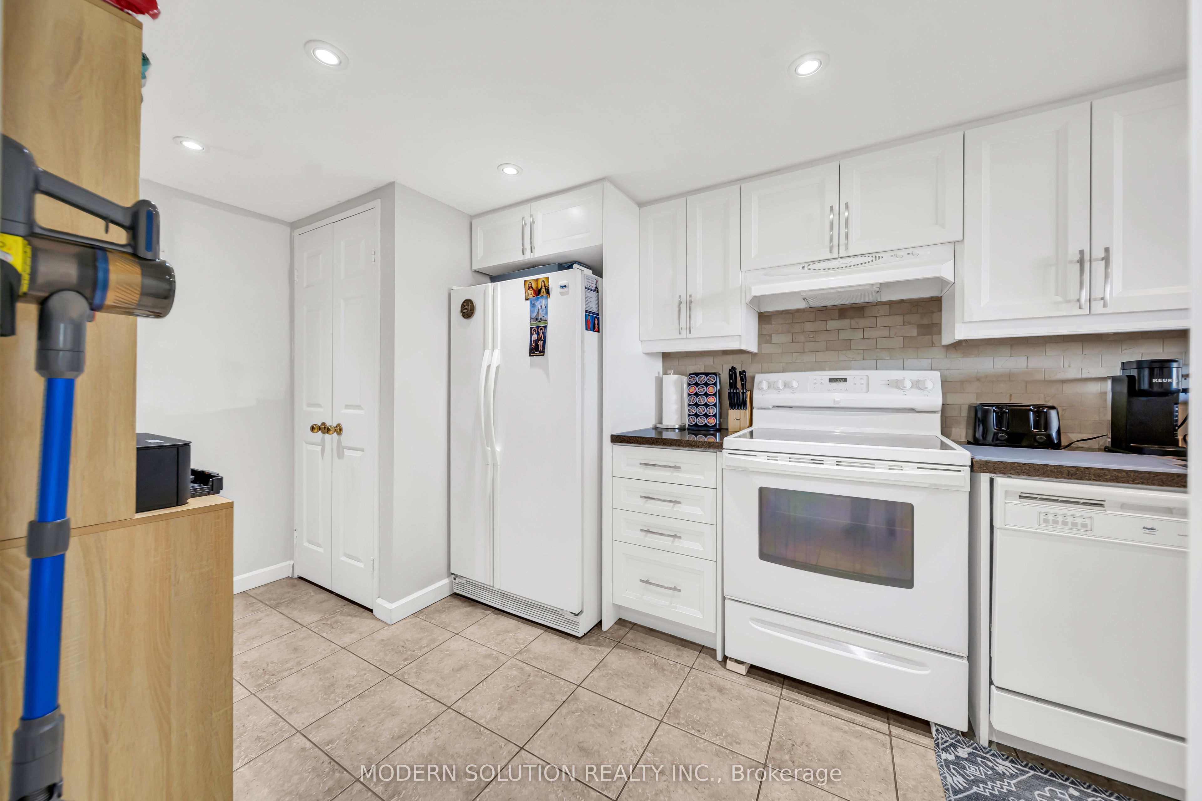 20 Cherrytree Drive 501 Property Photo 18